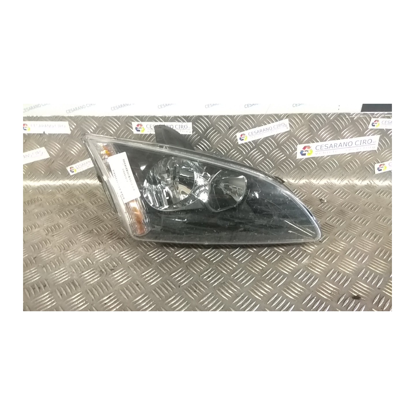 PROIETTORE C/ CORNICE FINITURA NERA DX. 006 FORD FOCUS (CAP) (11/04-06/08) HHDA 1480985