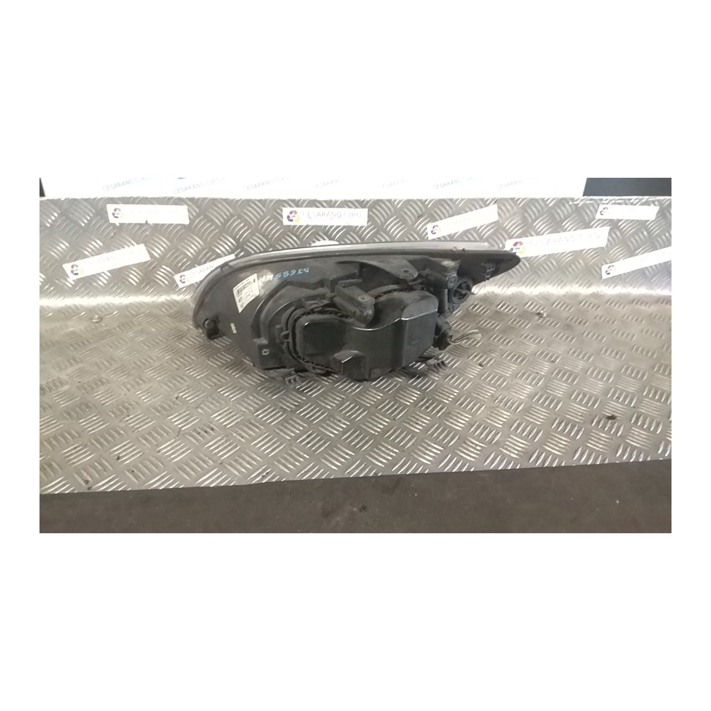 PROIETTORE C/ CORNICE FINITURA NERA DX. 006 FORD FOCUS (CAP) (11/04-06/08) HHDA 1480985