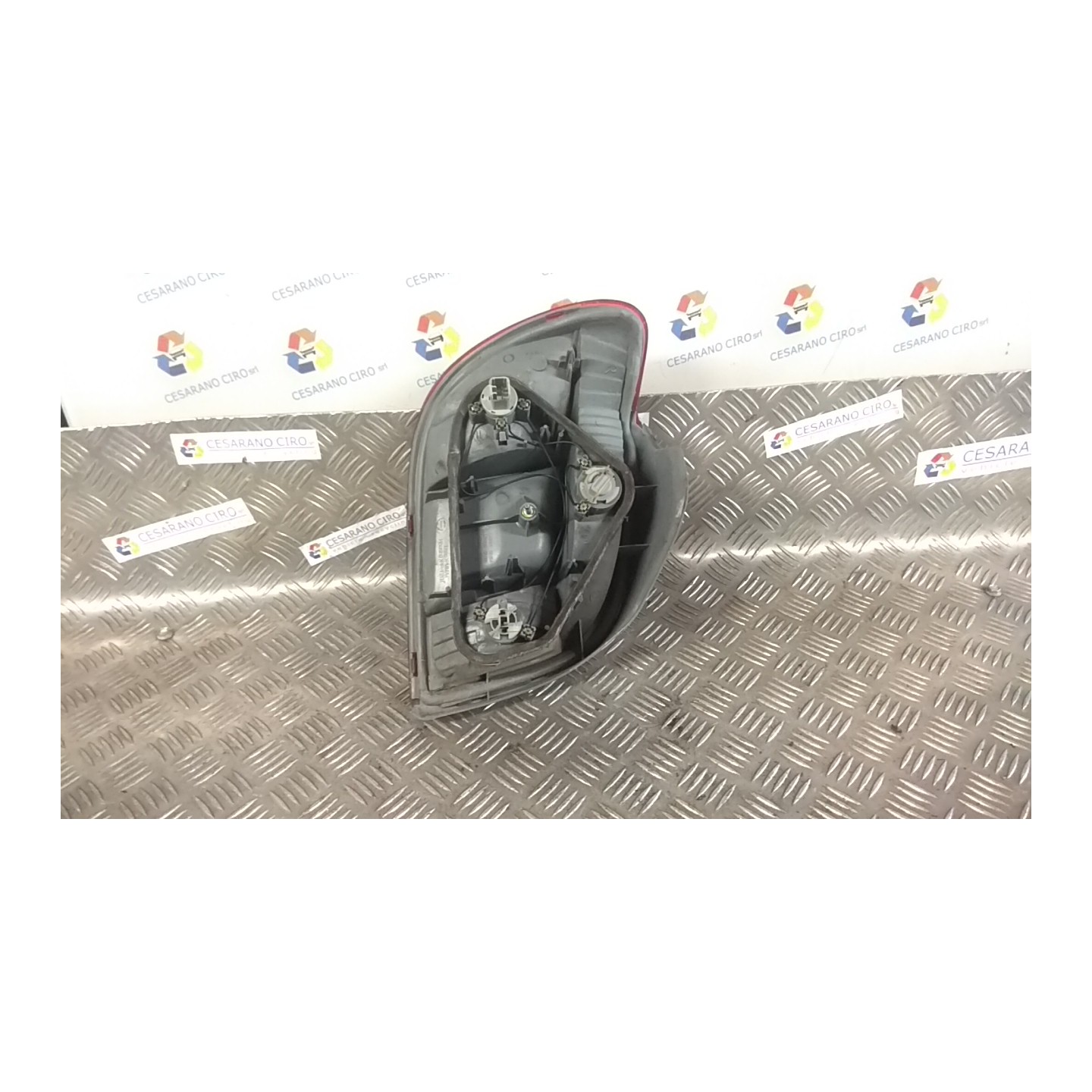 FANALE POST. 08/99-12/02 DX. 027 TOYOTA YARIS (03/99-11/05)     (JPP) 1SZFE 8155052130