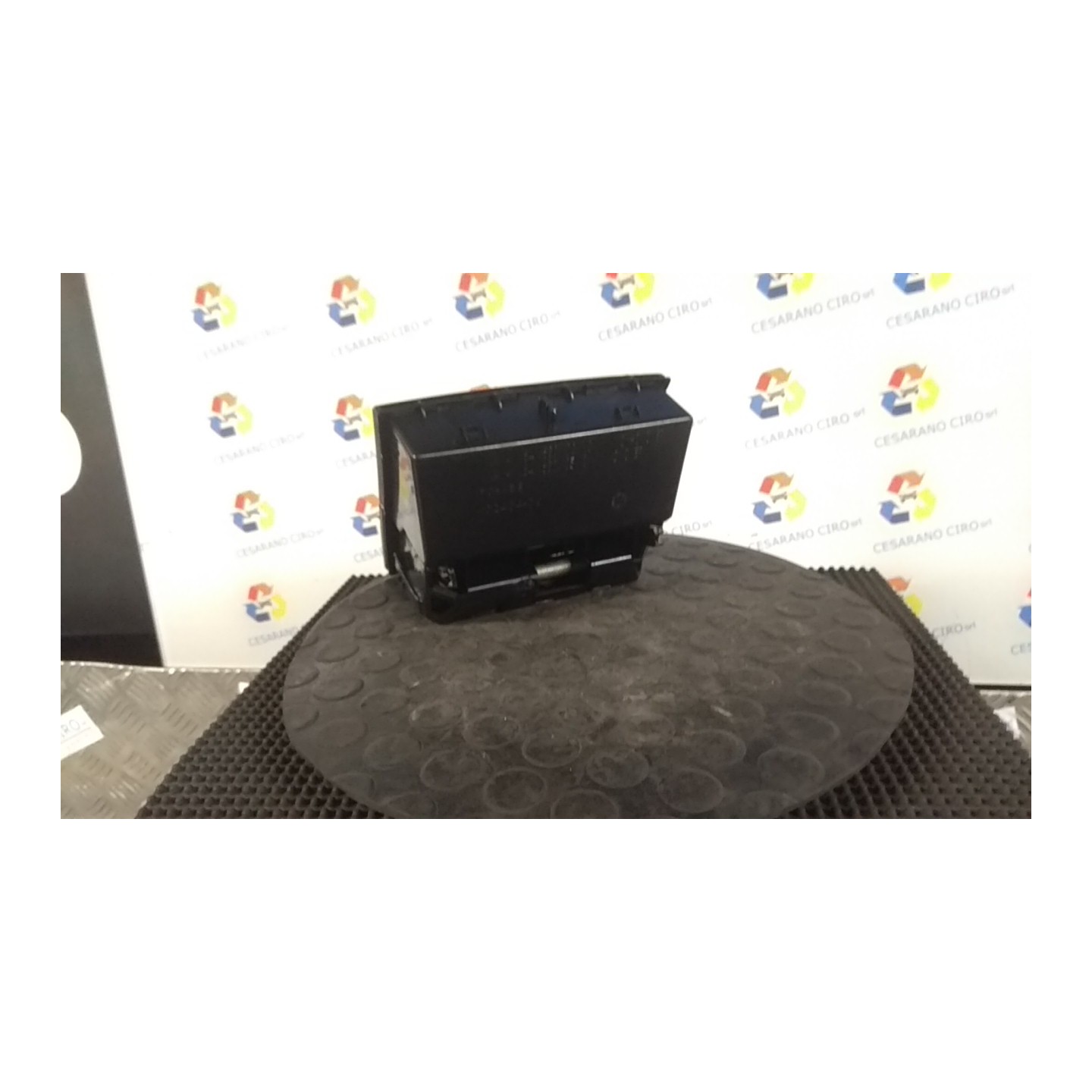 PORTAOGGETTI POST. CONSOLLE CENTR. C/PACCHETTO POSACENERE 050 MERCEDES-BENZ CLASSE M (W164) (03/05-03/12) 642940 A1646800510905