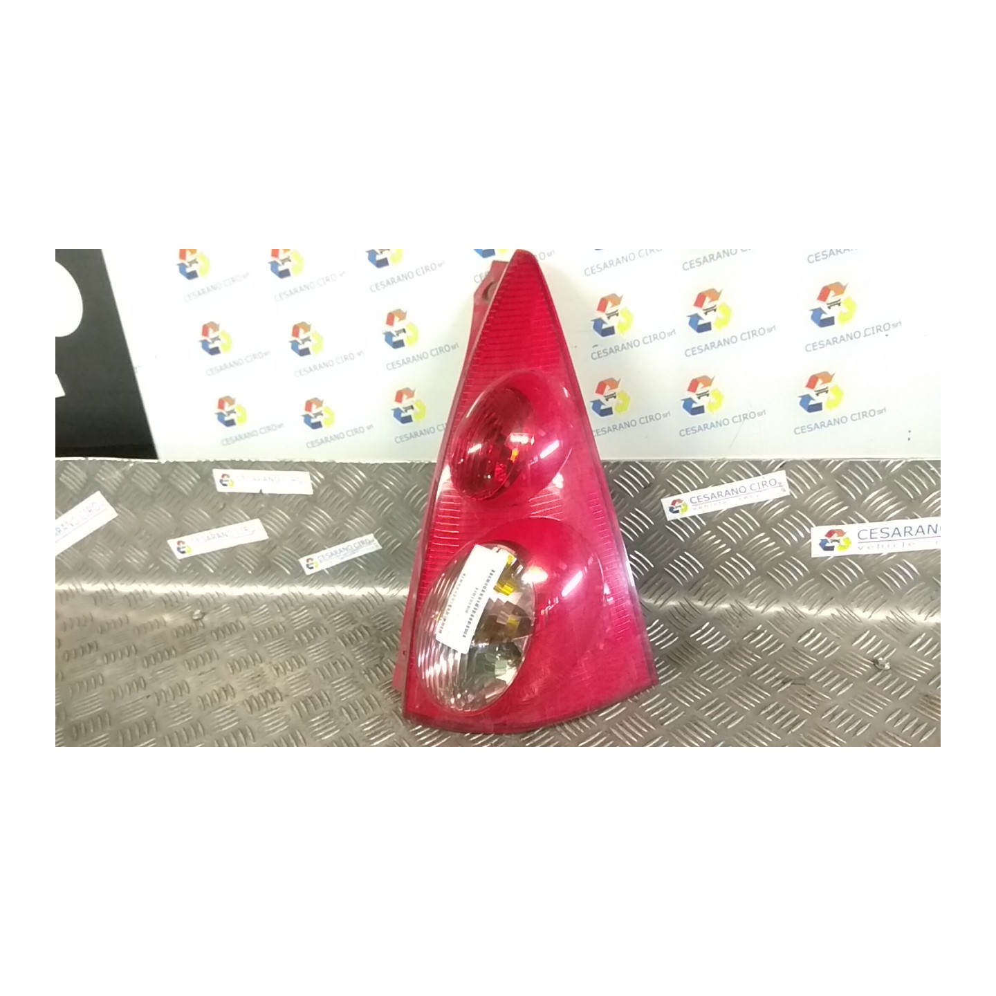 FANALE POST. DX. 041 PEUGEOT 107 (06/05-) 1KR 6351X6