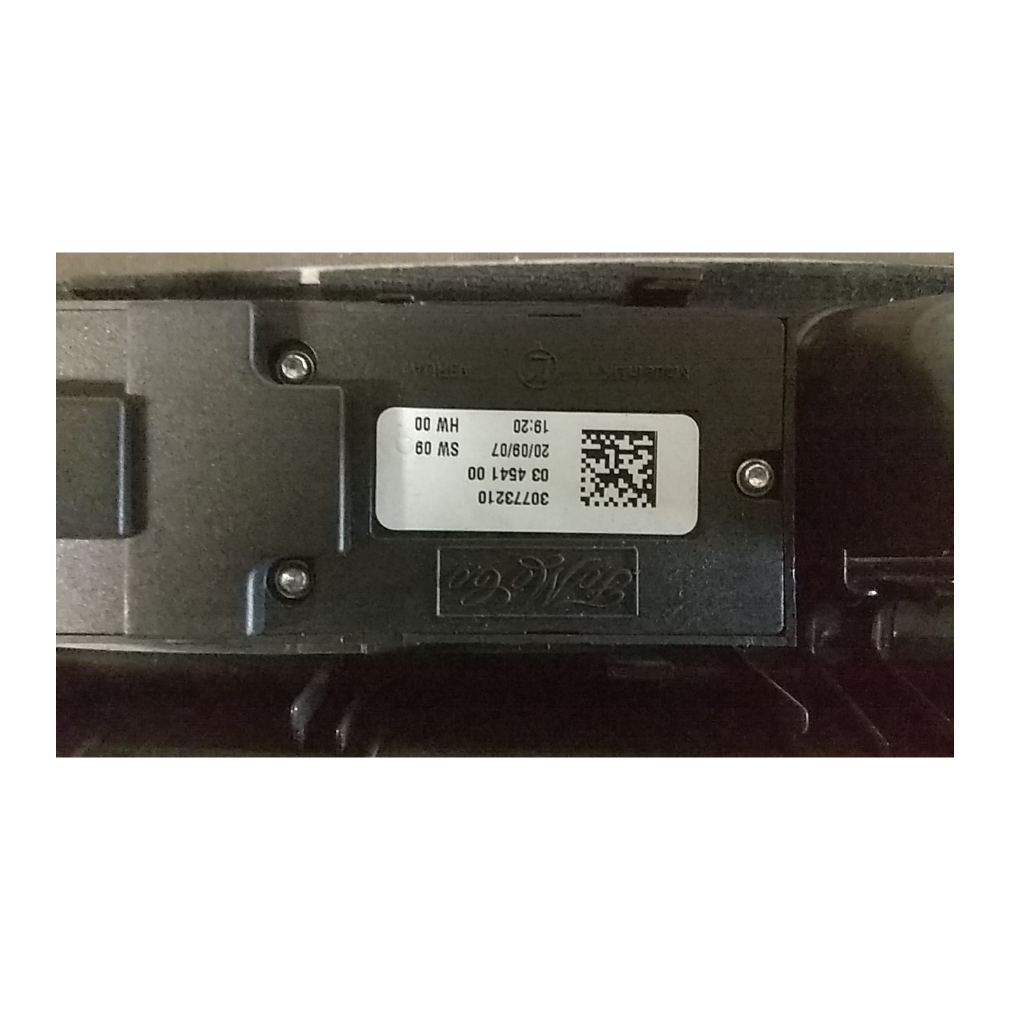 BLOCCO COMANDI ALZACRISTALLI E RETROVISORI EST. RETRAIBILE ELETTRONICAMENTE 070 VOLVO V50 (02/04-12/12) D4204T 30795082