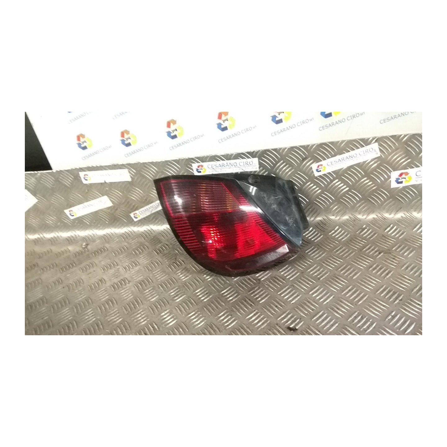 FANALE POST. PARTE EST. DX. 076 MITSUBISHI COLT 7A SERIE (06/04-12/09) 134910 MN186268