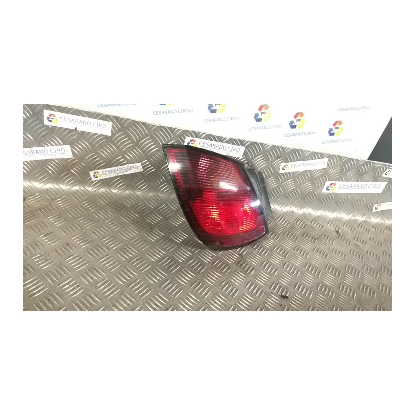 FANALE POST. PARTE EST. DX. 076 MITSUBISHI COLT 7A SERIE (06/04-12/09) 134910 MN186268