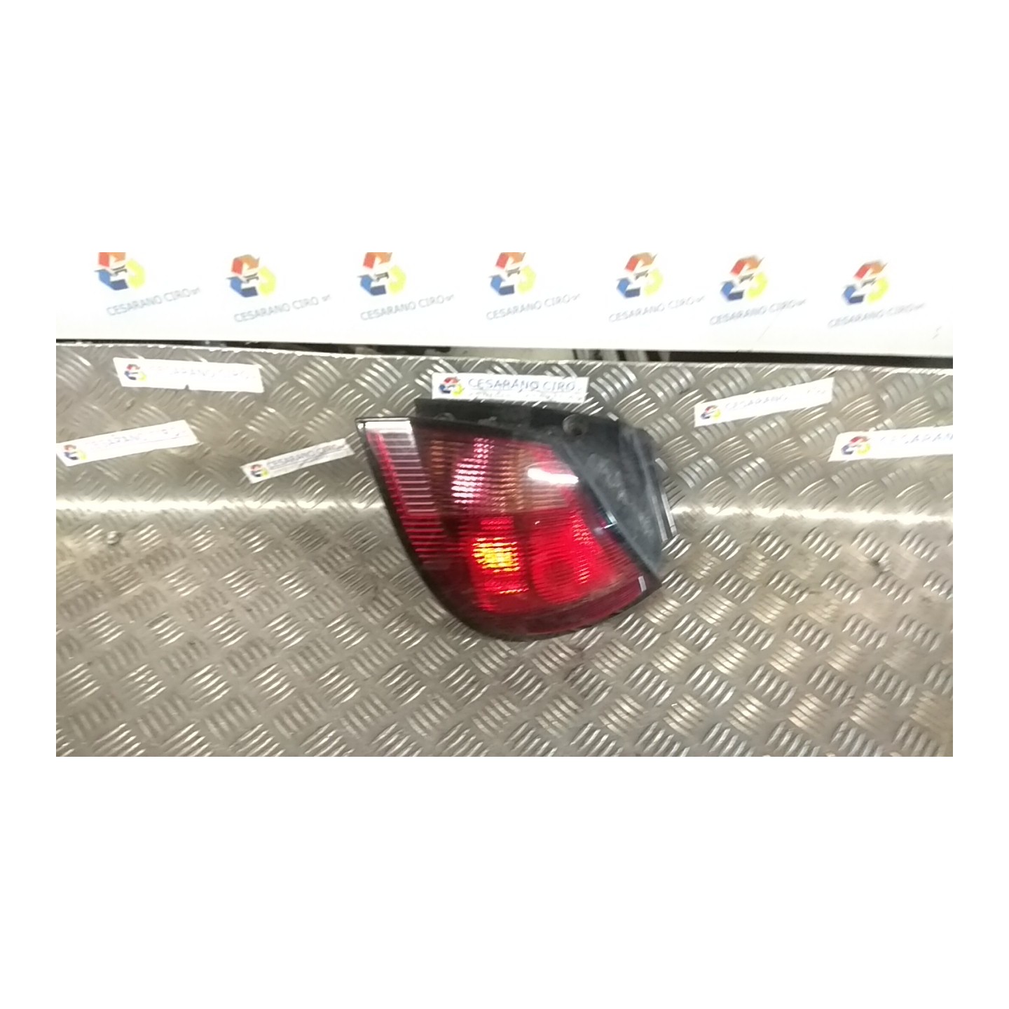 FANALE POST. PARTE EST. DX. 076 MITSUBISHI COLT 7A SERIE (06/04-12/09) 134910 MN186268