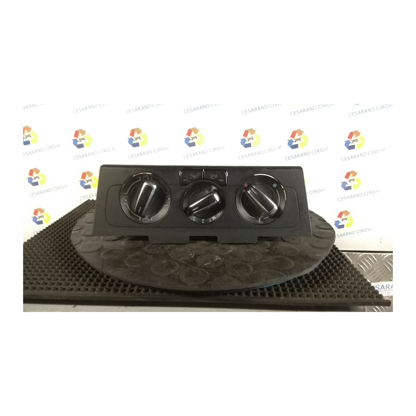 BLOCCO COMANDO CLIMATIZZAZIONE CLIMATIC, SEMIAUTOMATICO 105 VOLKSWAGEN POLO (6R) (05/09-10/14) CGP 6R0820045Q