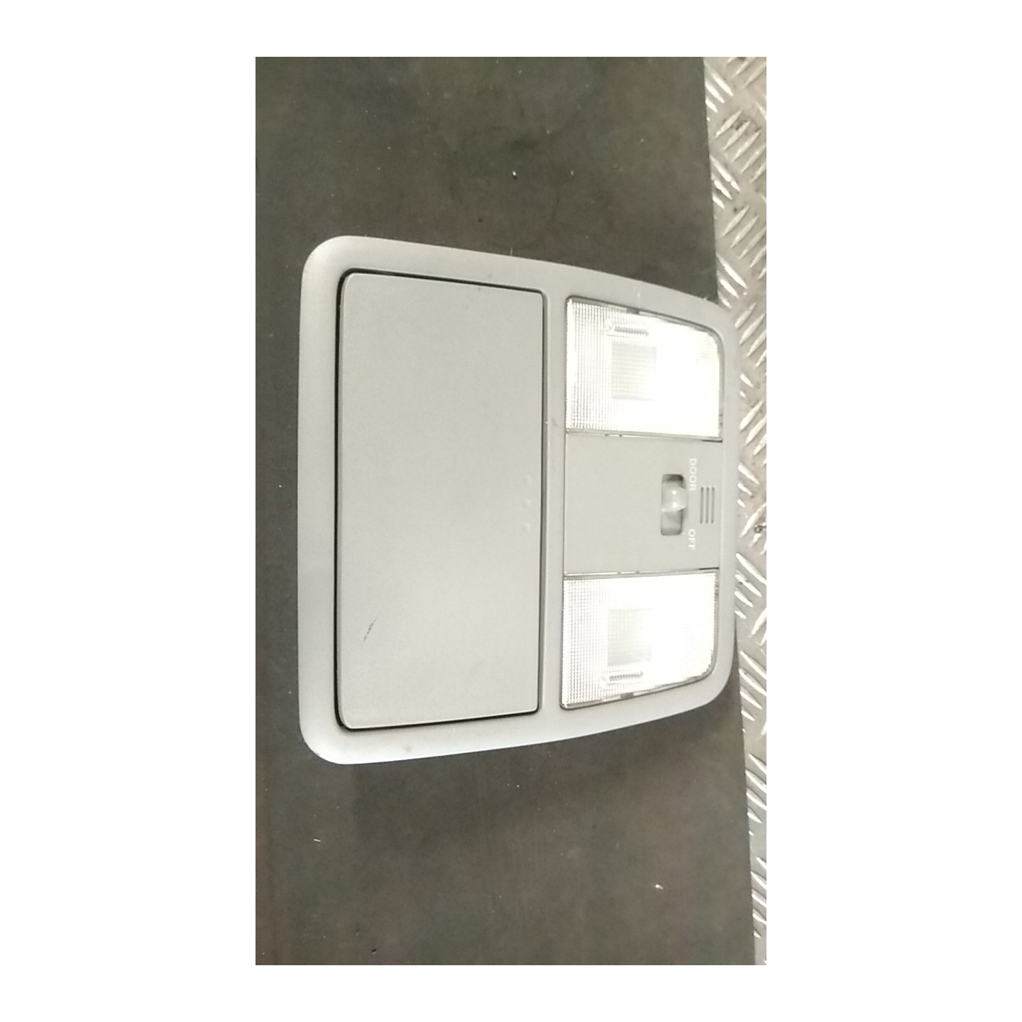 LUCE CORTESIA ANT. TETTO P/TETTO C/APERTURA 109 TOYOTA RAV 4 3A SERIE (02/10-) 2ADFTV 8126042140B0