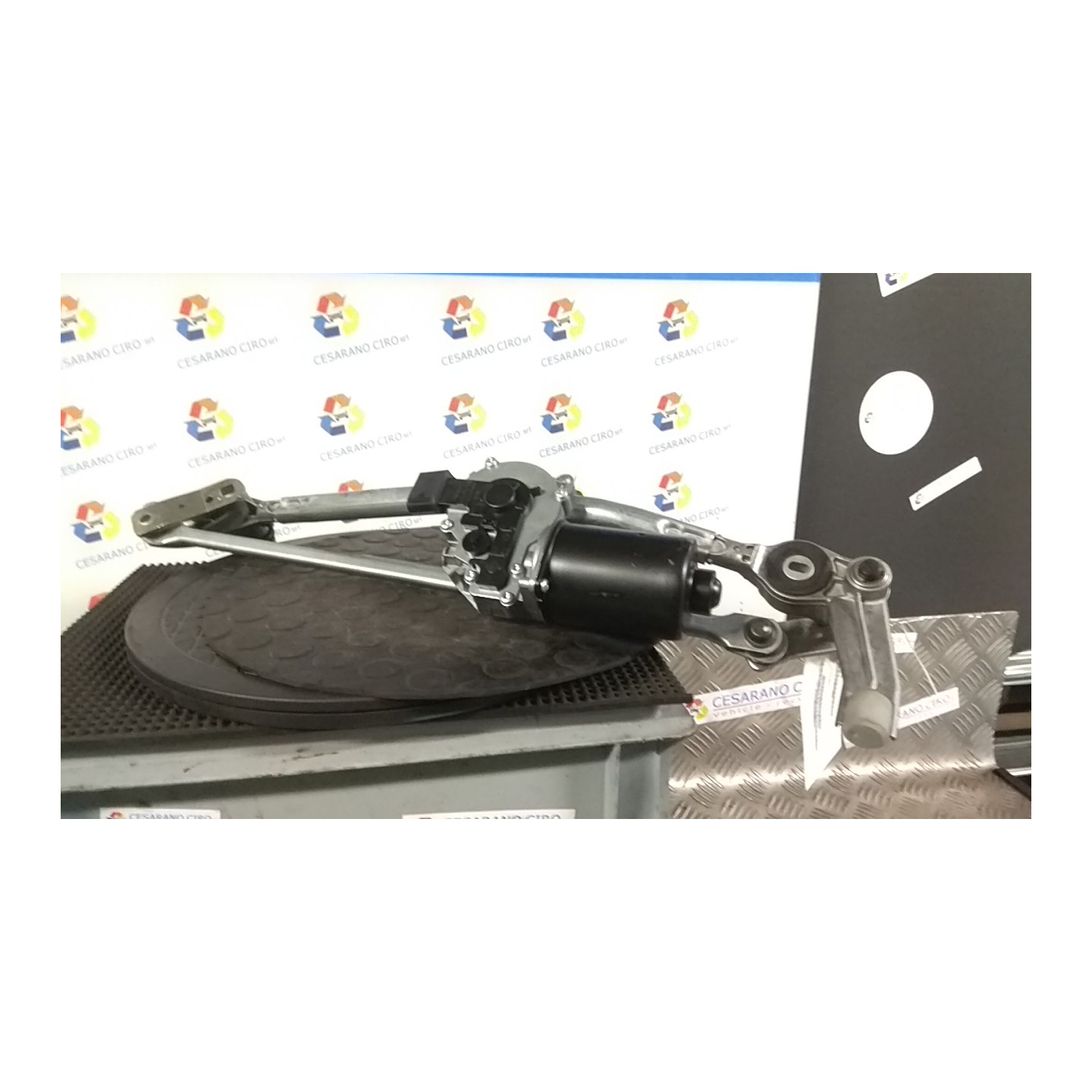 MECCANISMO TERGIPARABREZZA CON MOTORINO 055 BMW SERIE 3 (E90/E91) (02/05-12/11 204D4 61617161711