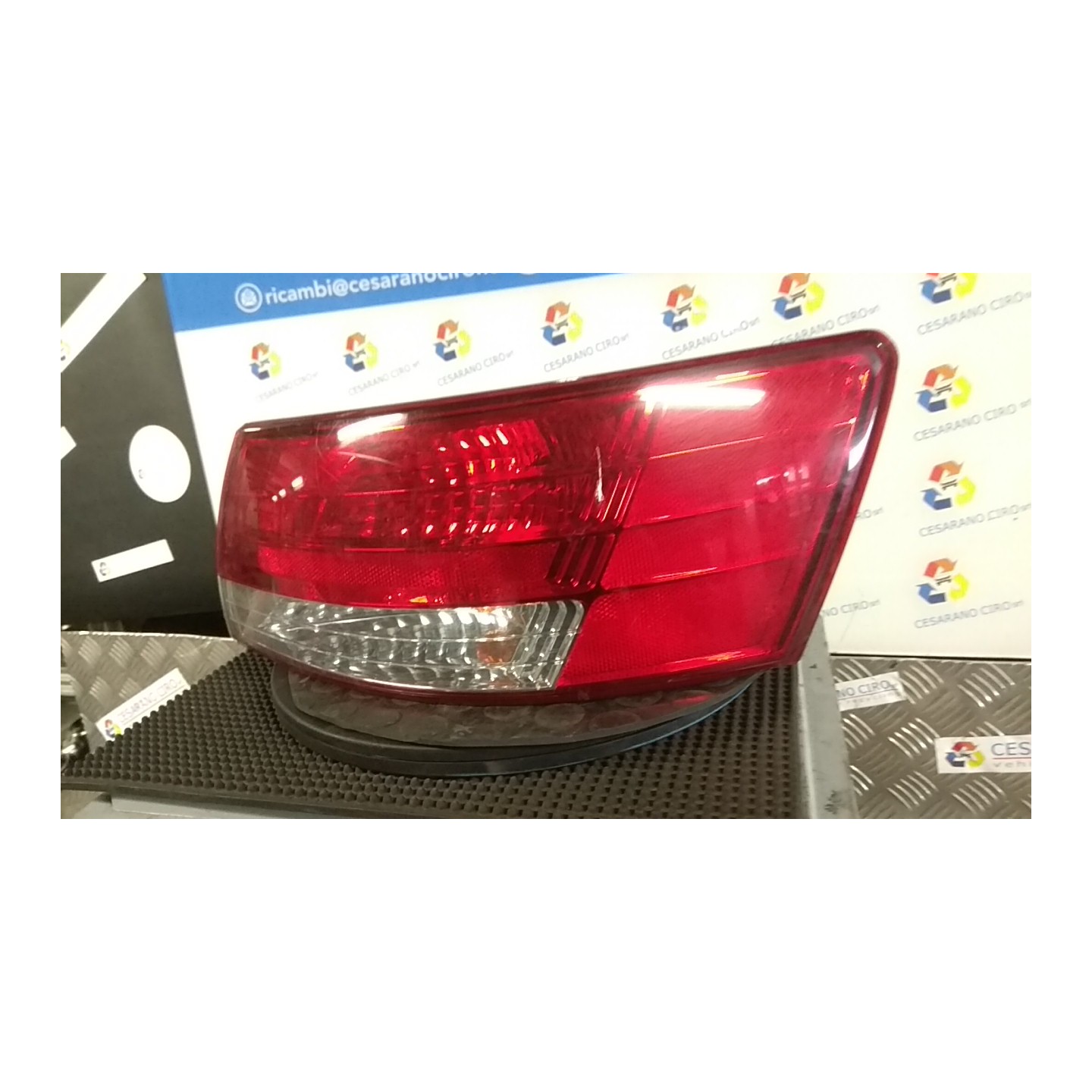 FANALE POST. PARTE EST. DX. 070 HYUNDAI SONICA (05/06-12/09) D4EA 924023K010
