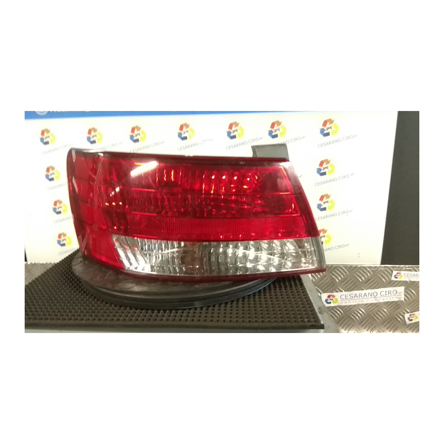 FANALE POST. PARTE EST. SX. 071 HYUNDAI SONICA (05/06-12/09) D4EA 924013K010