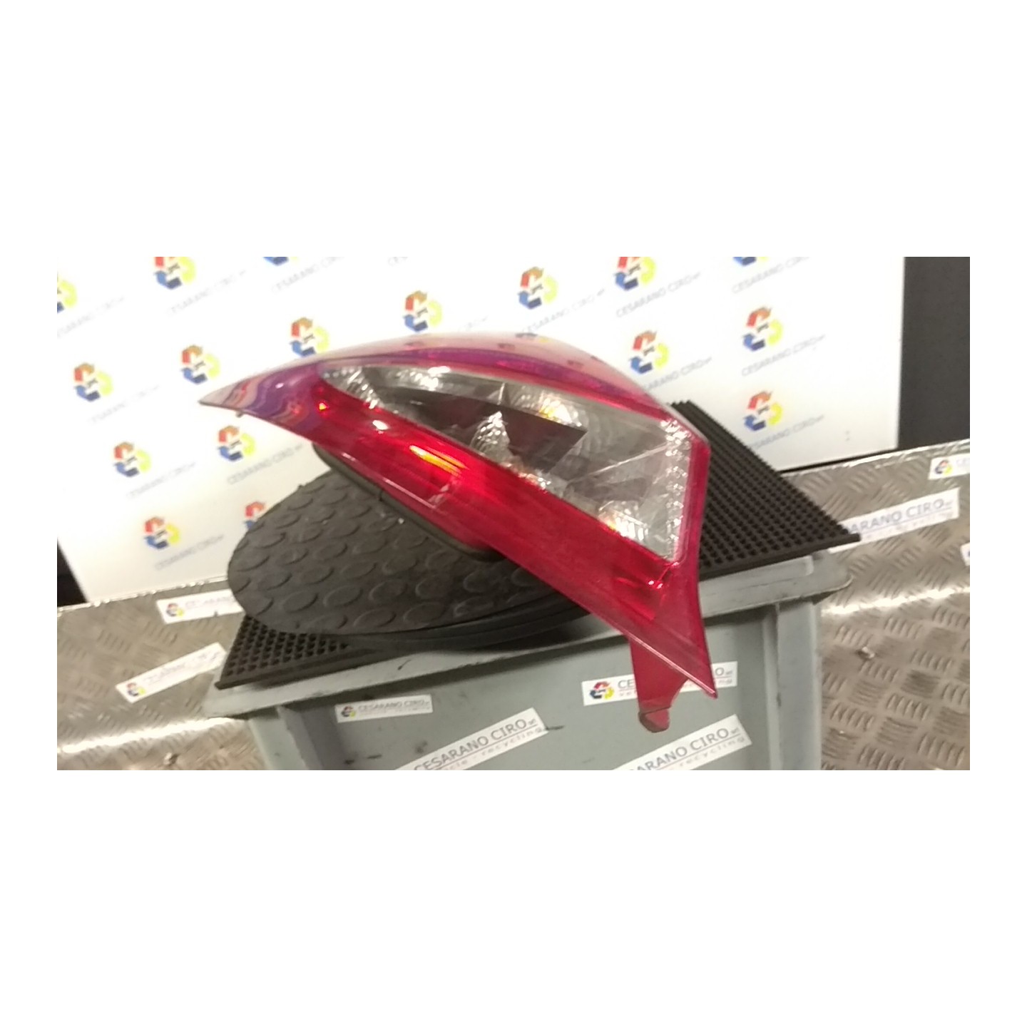 FANALE POST. SX. 135 FORD FIESTA (CB1) (09/08-10/13) STJA 1709553