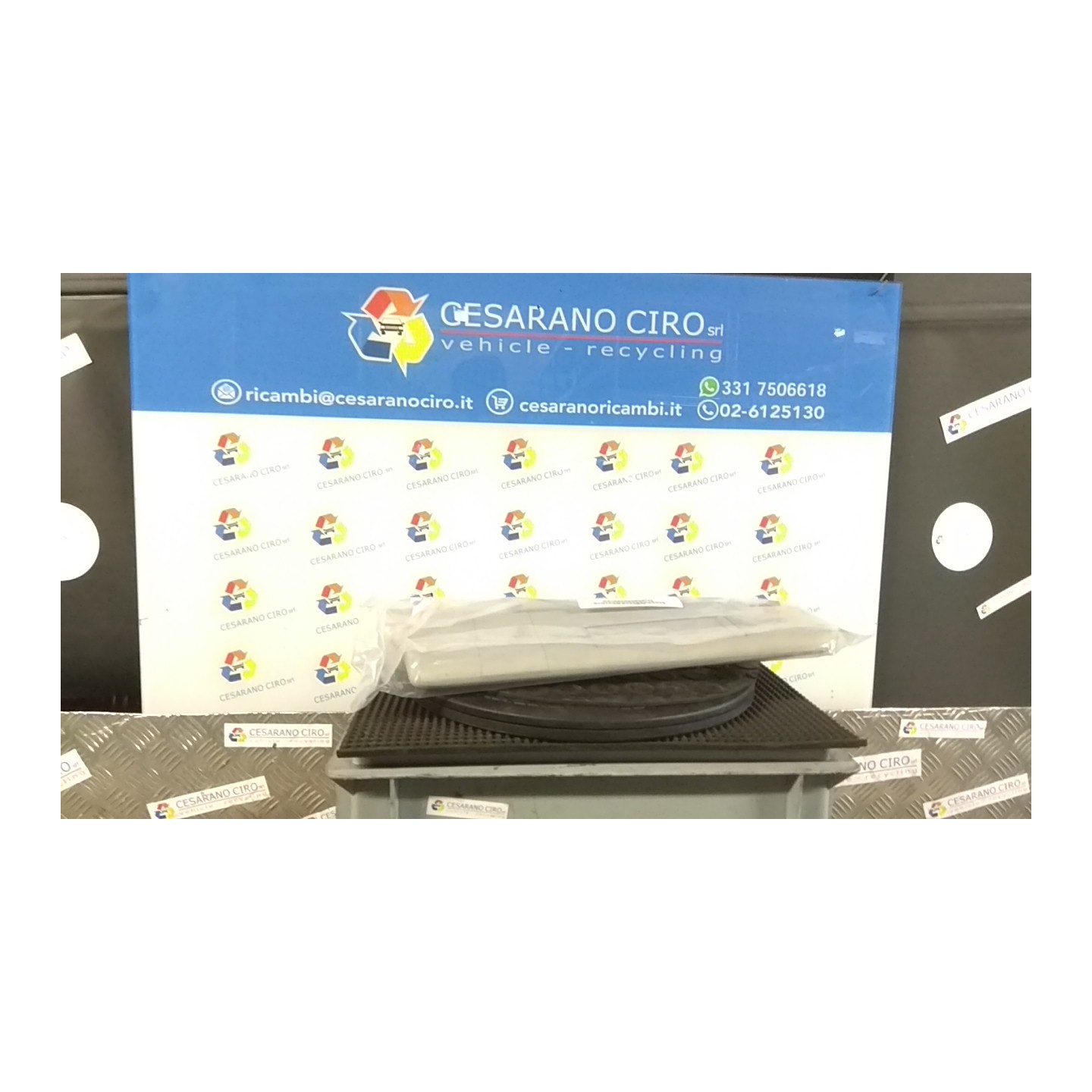 ALETTA PARASOLE PARABREZZA GRIGIO/ILLUMIN. DX. 077 VOLKSWAGEN GOLF PLUS (5M) (01/05-04/09) BLF 1K0857552K2F4