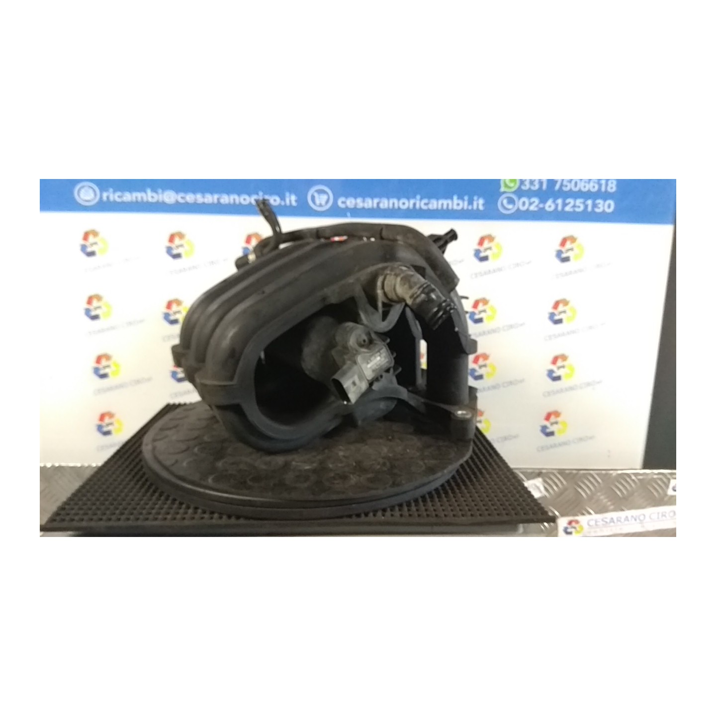 COLLETTORE ASPIRAZIONE 016 VOLKSWAGEN POLO (9N) (10/01-03/05) AZQ 03E129711C