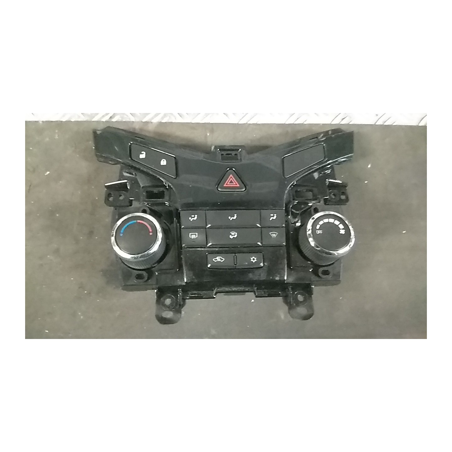 BLOCCO COMANDO CLIMATIZZAZIONE 095 CHEVROLET (DAEWOO) CRUZE SW (J308) (07/12-) A17DTS 95146207