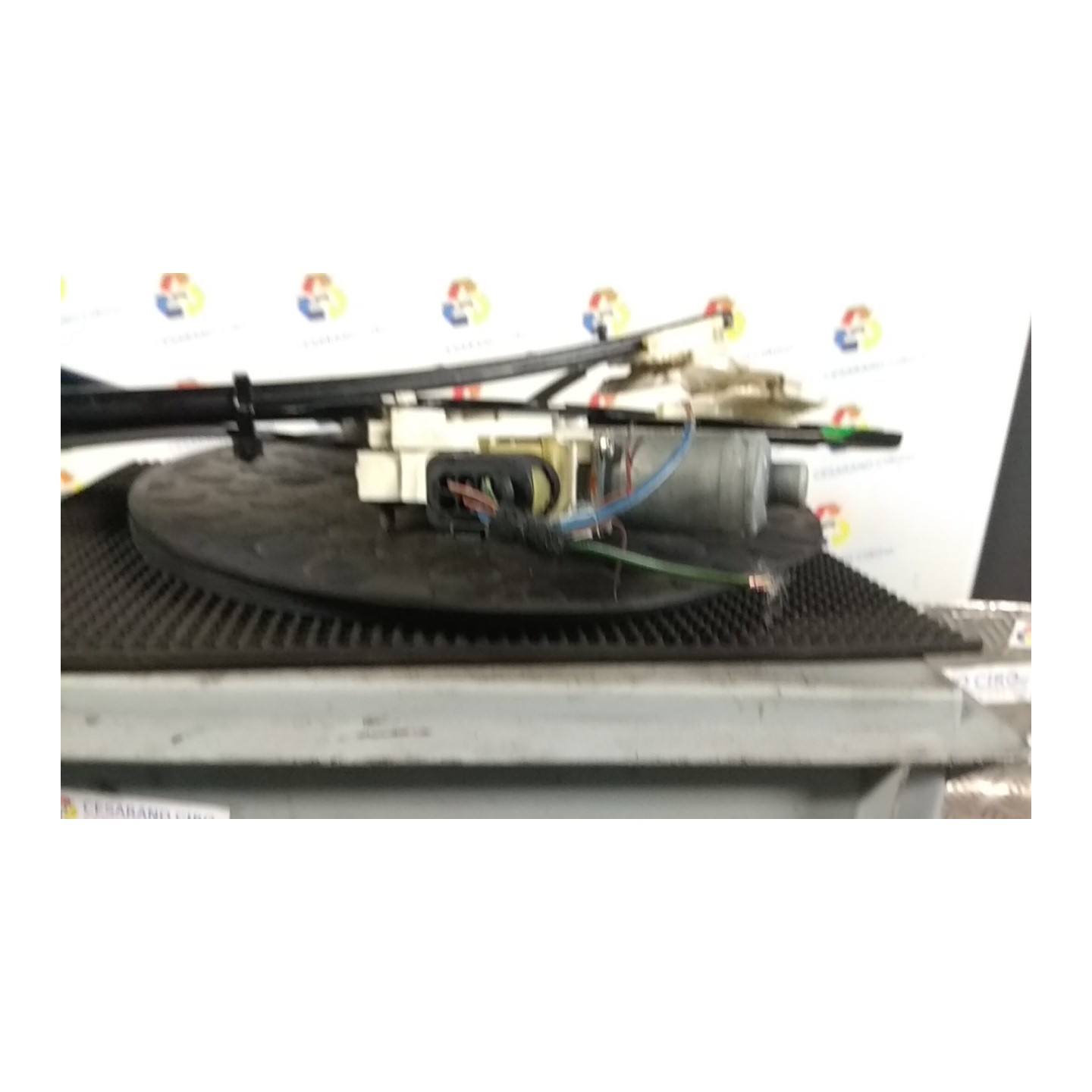 ALZACRISTALLO PORTA ANT. SX. 093 BMW SERIE 1 (E87) (09/04-03/07) N45B16A 51337138465