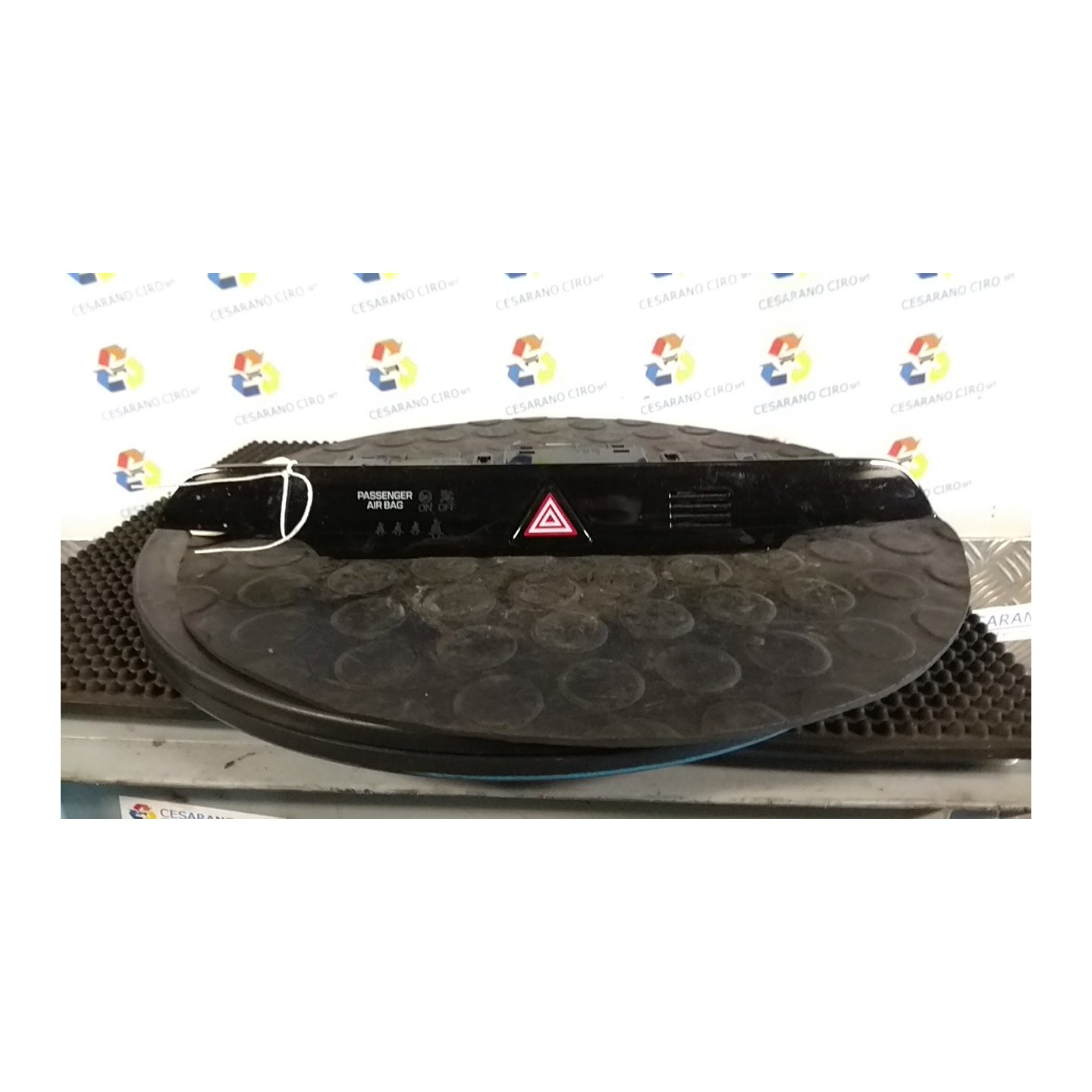 INTERRUTTORE LUCI EMERGENZA 064 HYUNDAI TUCSON (07/15-12/18) D4FD 93700D7000BLH
