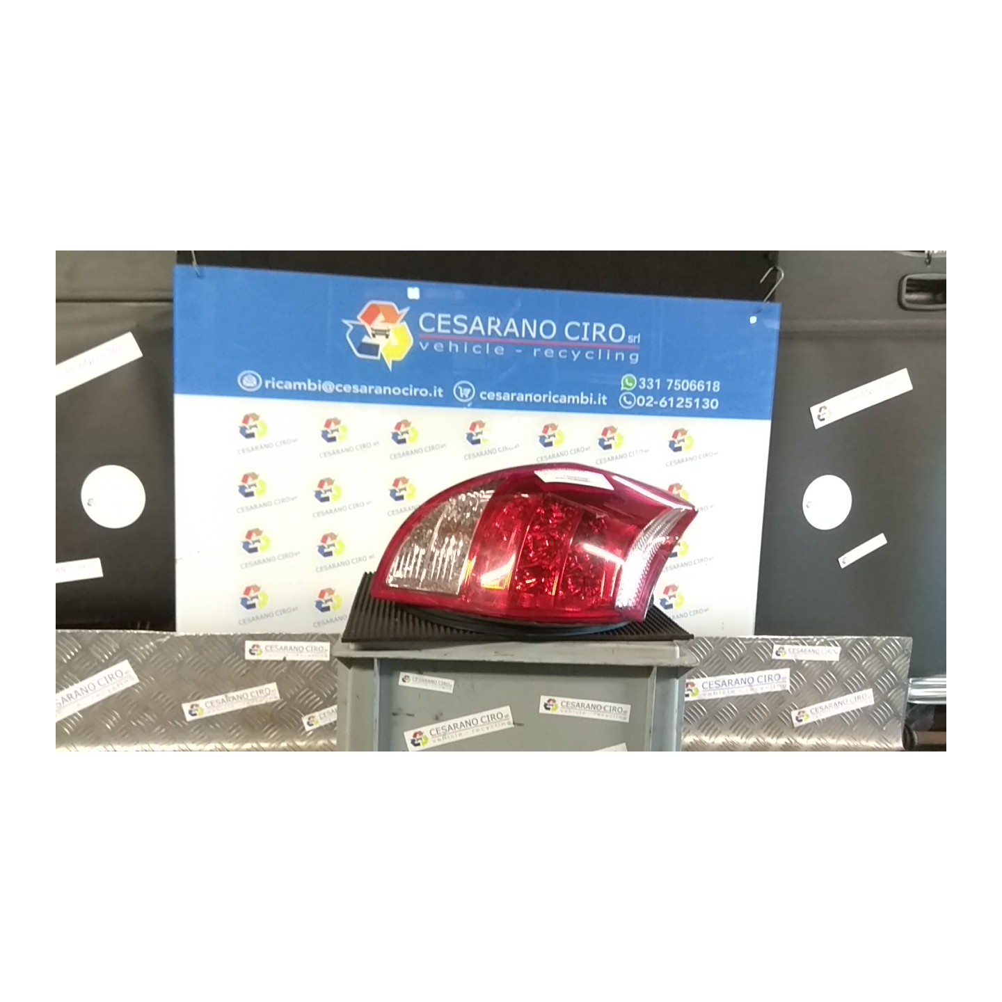 FANALE POST. DX. 148 TOYOTA RAV 4 3A SERIE (01/06-10/10) 2ADFHV 8155142091