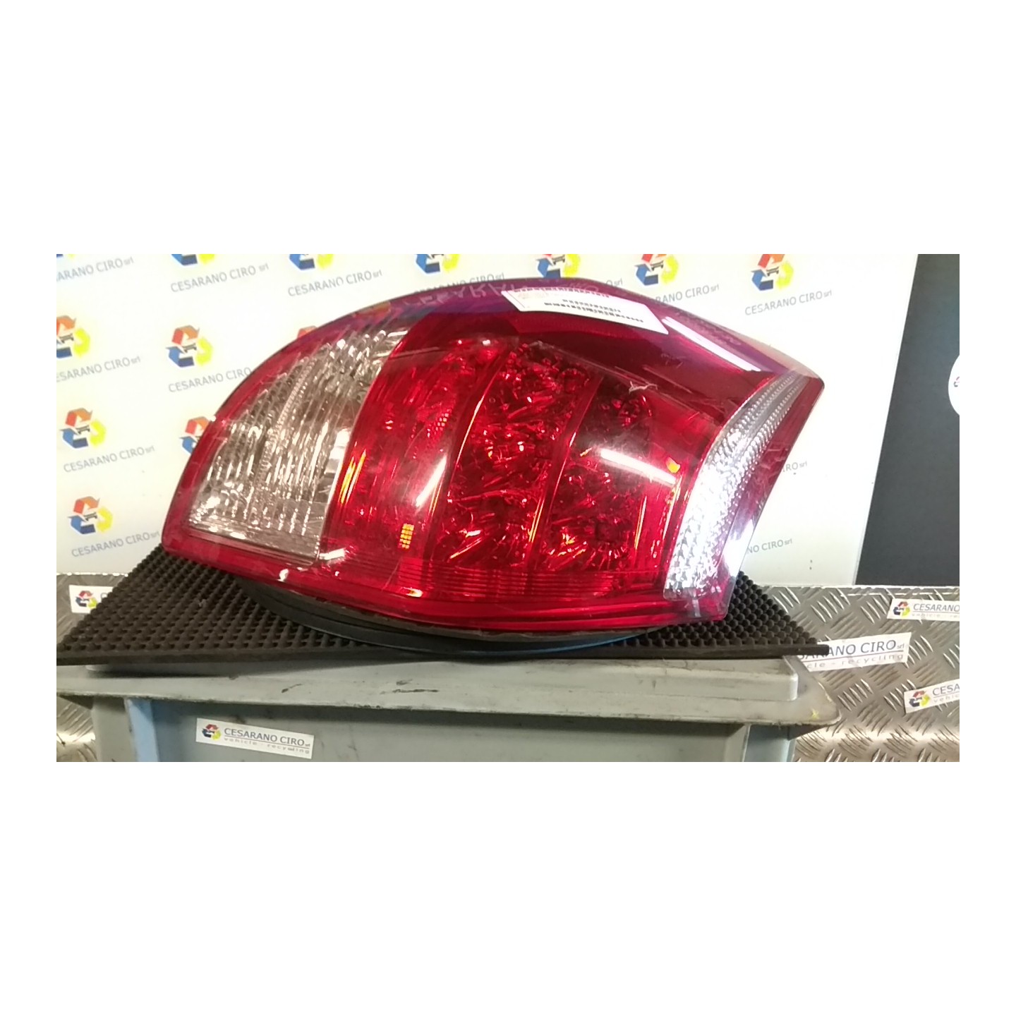 FANALE POST. DX. 148 TOYOTA RAV 4 3A SERIE (01/06-10/10) 2ADFHV 8155142091