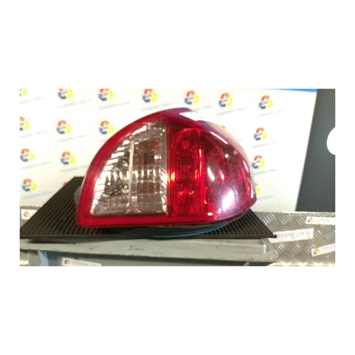 FANALE POST. DX. 148 TOYOTA RAV 4 3A SERIE (01/06-10/10) 2ADFHV 8155142091