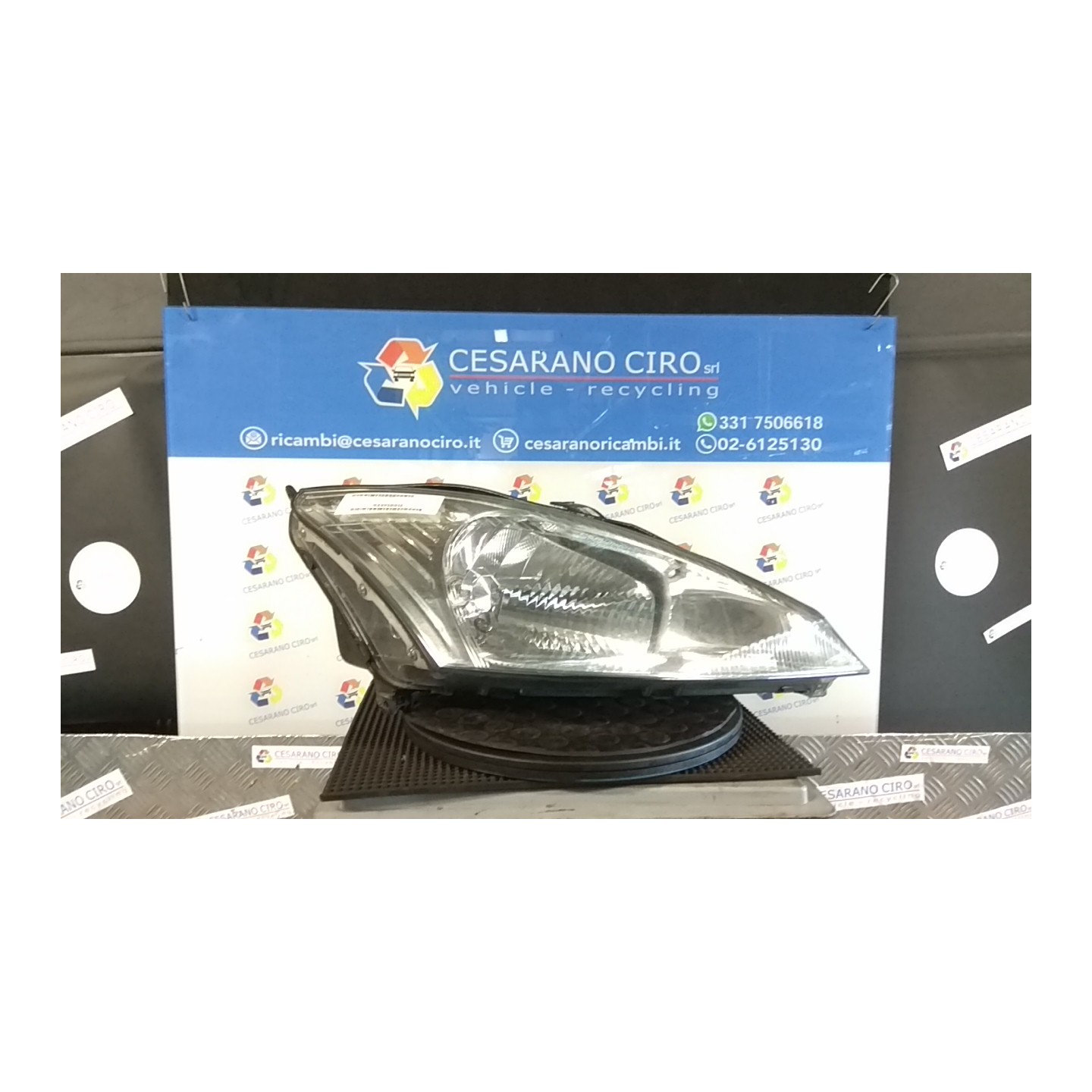 PROIETTORE C/REGOLAZ. MANUALE FARI SX. 079 FORD FOCUS (CAK) (10/98-03/02) FYDA 1152091