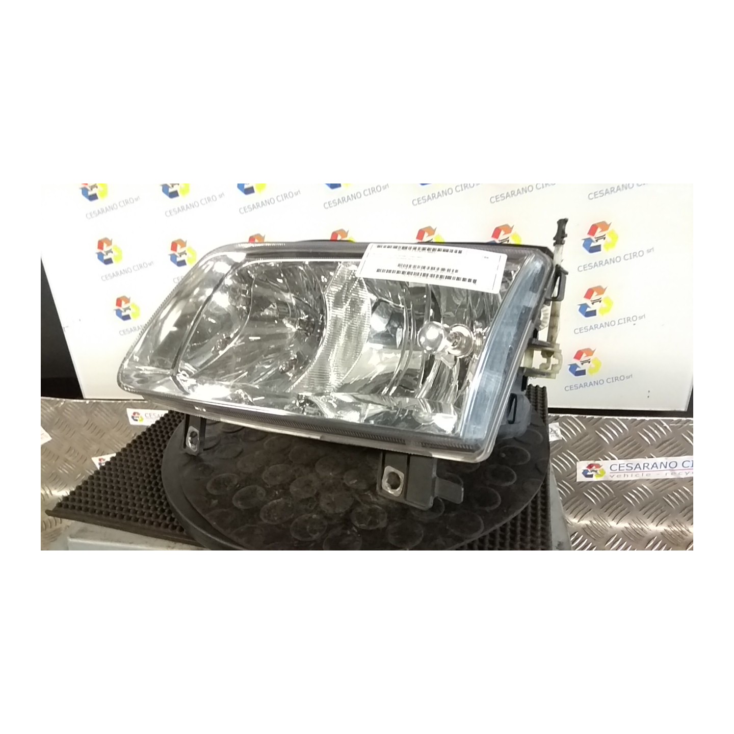 PROIETTORE VALEO SX. 031 VOLKSWAGEN POLO 3A SERIE (11/94-09/01) AMF 6N1941017AB