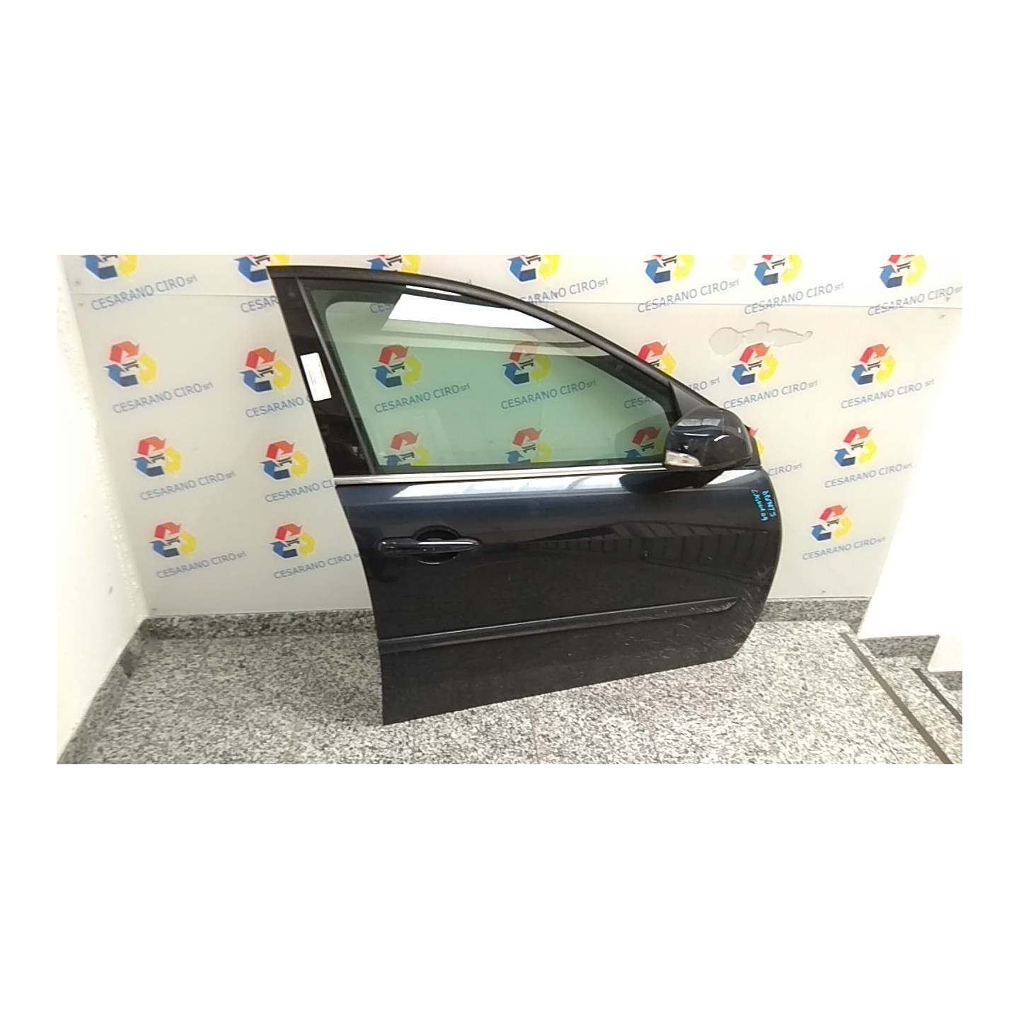 PORTA ANT. DX. 090 RENAULT LAGUNA 3A SERIE (09/07-) M9RJ8 801000025R
