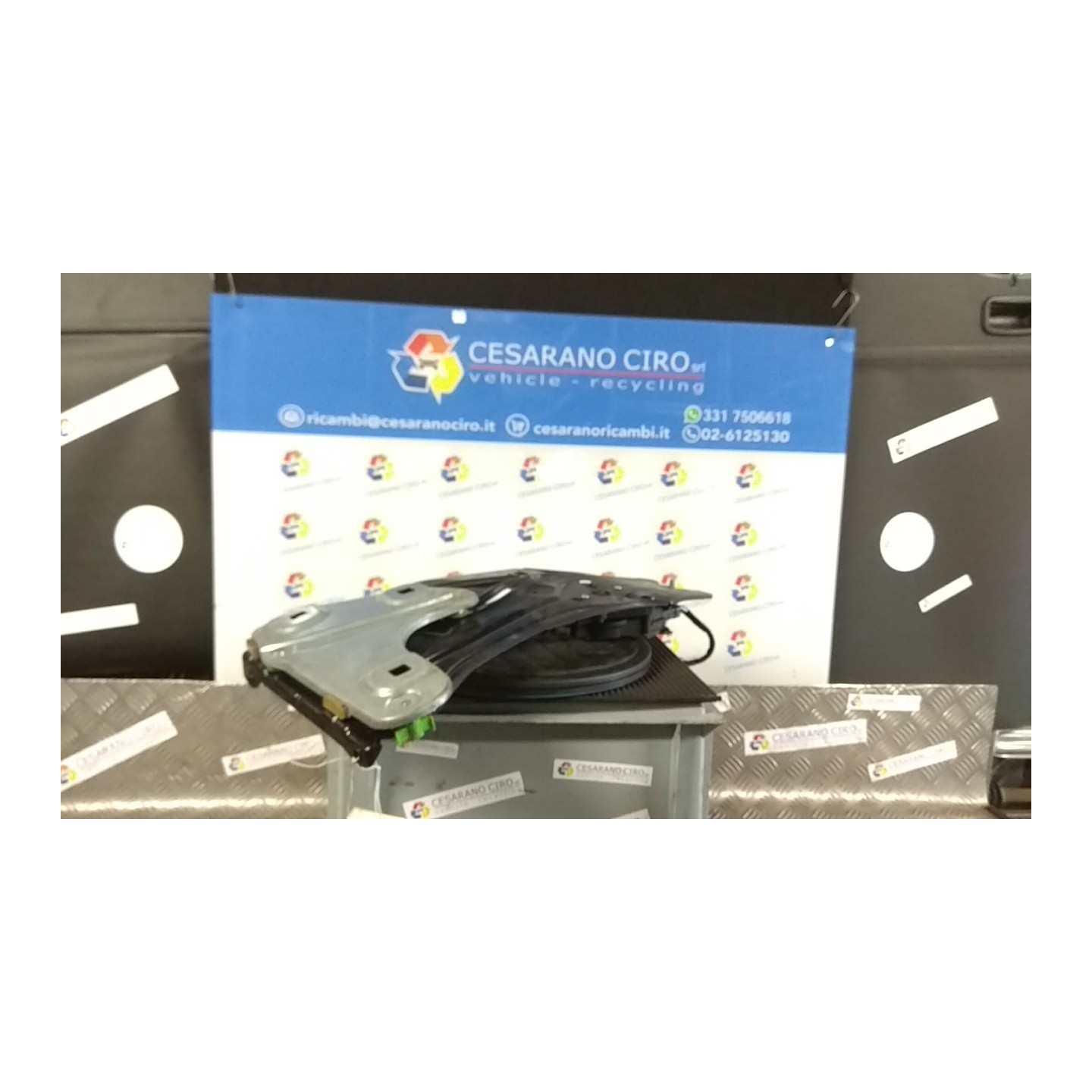 ALZACRISTALLO PARAFANGO POST. SX. 049 PEUGEOT 308 (08/07-03/14) 5FX 9223G4