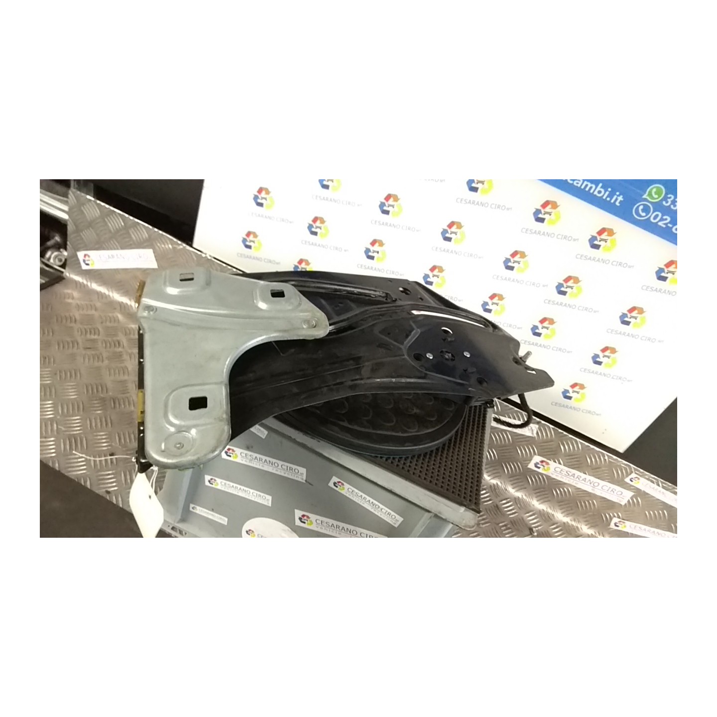 ALZACRISTALLO PARAFANGO POST. SX. 049 PEUGEOT 308 (08/07-03/14) 5FX 9223G4