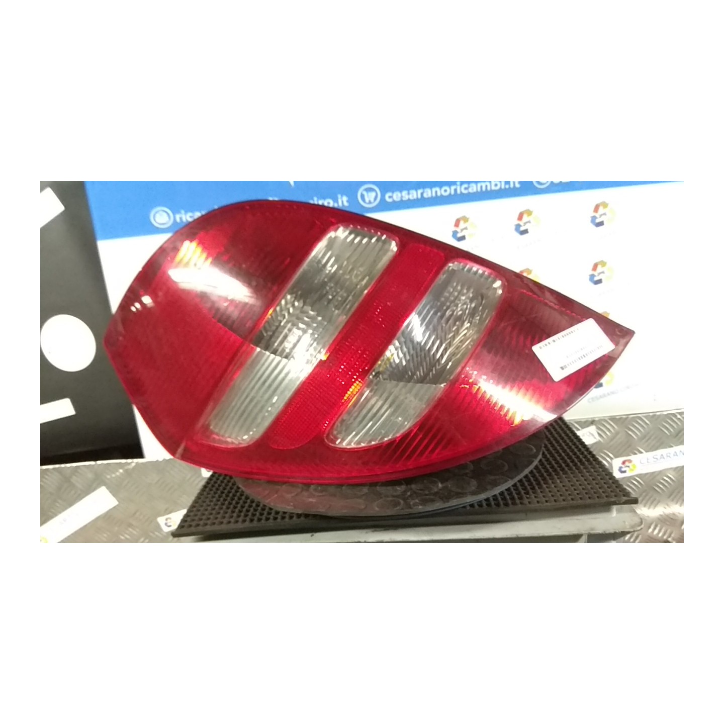 FANALE POST. P/AVANTGARDE SX. 085 MERCEDES-BENZ CLASSE A (W/C169) (07/04-04/13 640940 A1698202964