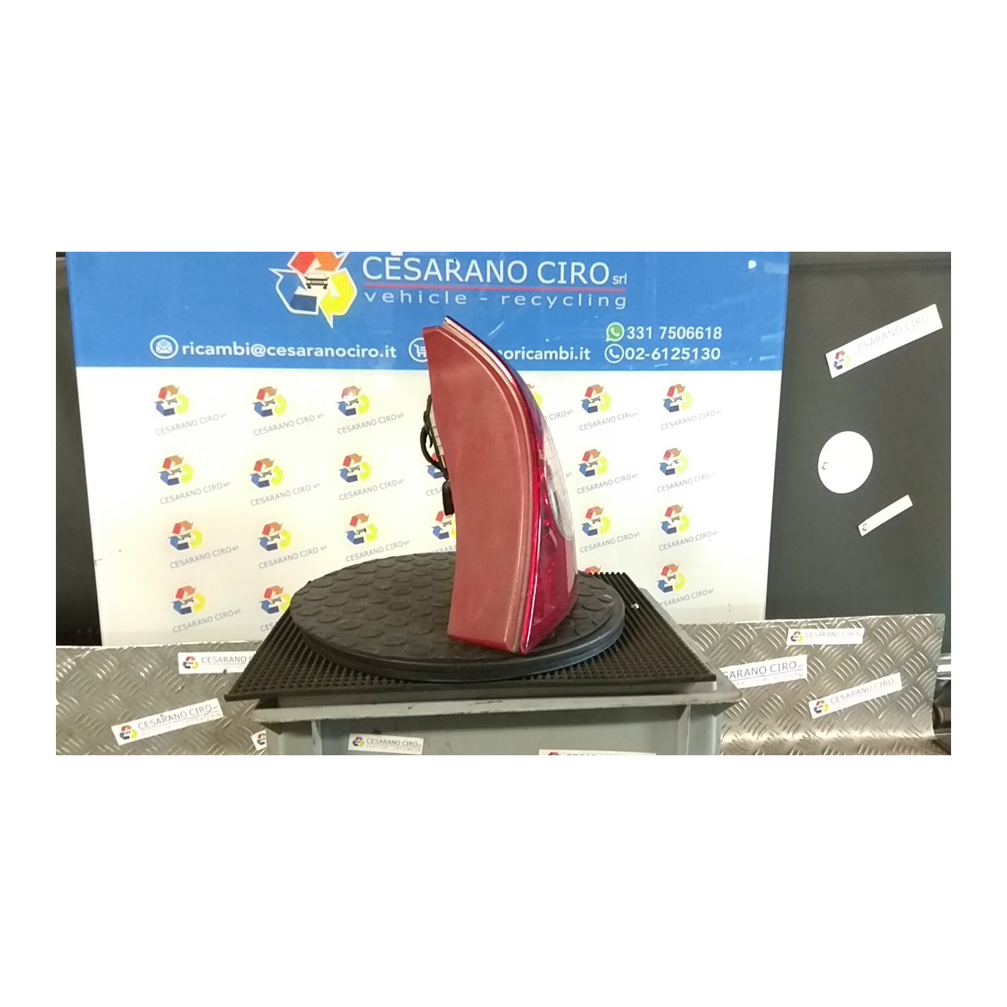 FANALE POST. DX. 127 RENAULT CLIO 2A SERIE (05/01-11/10) D7FG7 8200917487