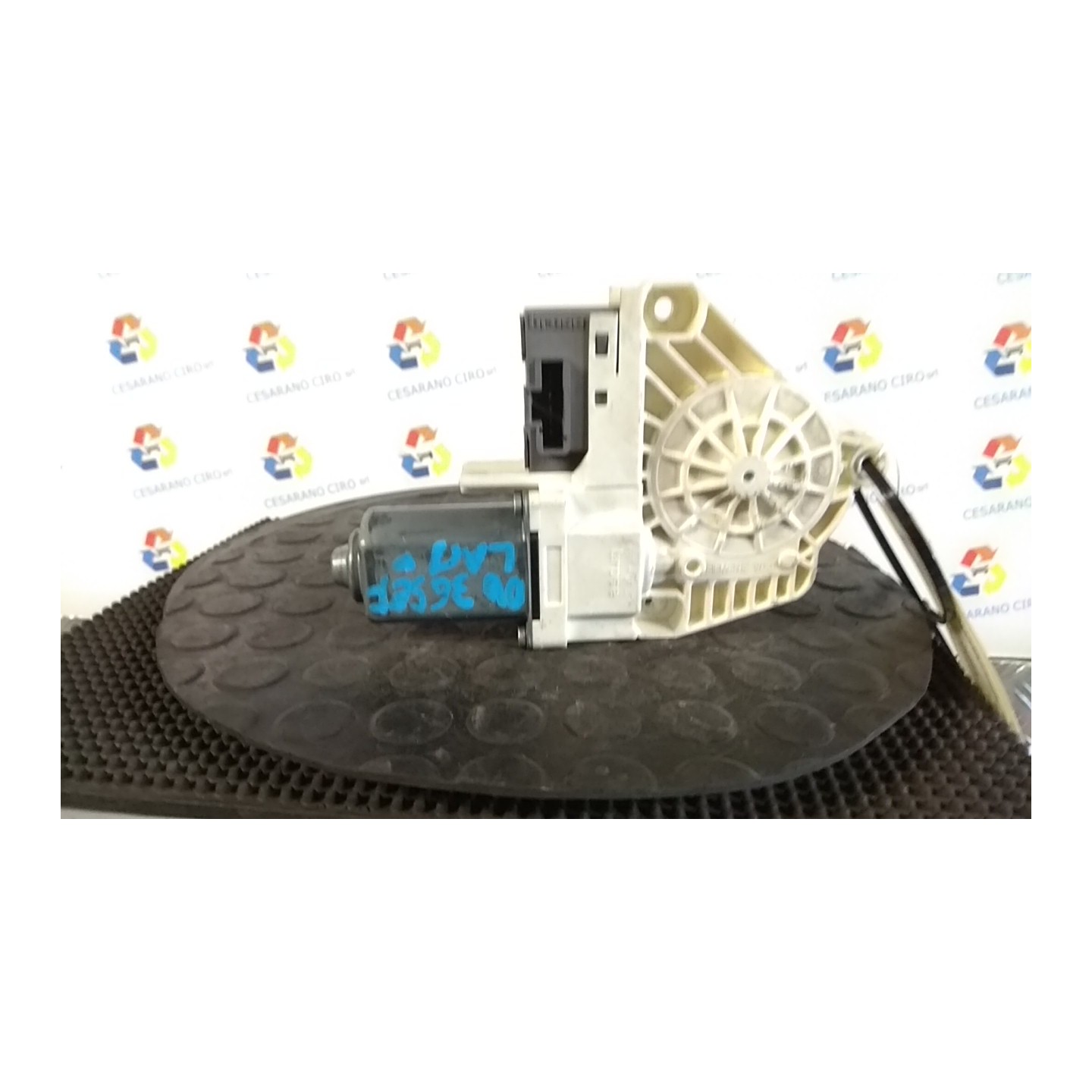 ALZACRISTALLO ELETTR. PORTA ANT. T.7A000001-8A128643C/MOTORINO DX. 099 LAND ROVER RANGE ROVER SPORT (03/05-) 276DT CUH500200