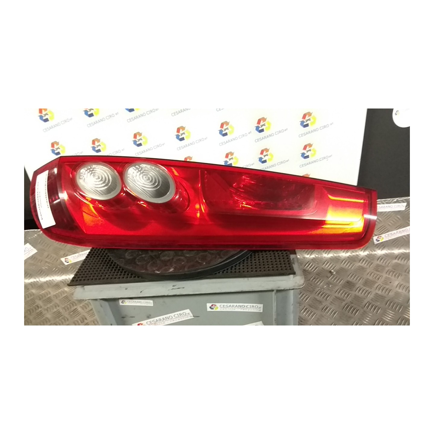 FANALE POST. DX. 030 FORD FIESTA (CBK) (12/05-12/08) FUJA 1432269