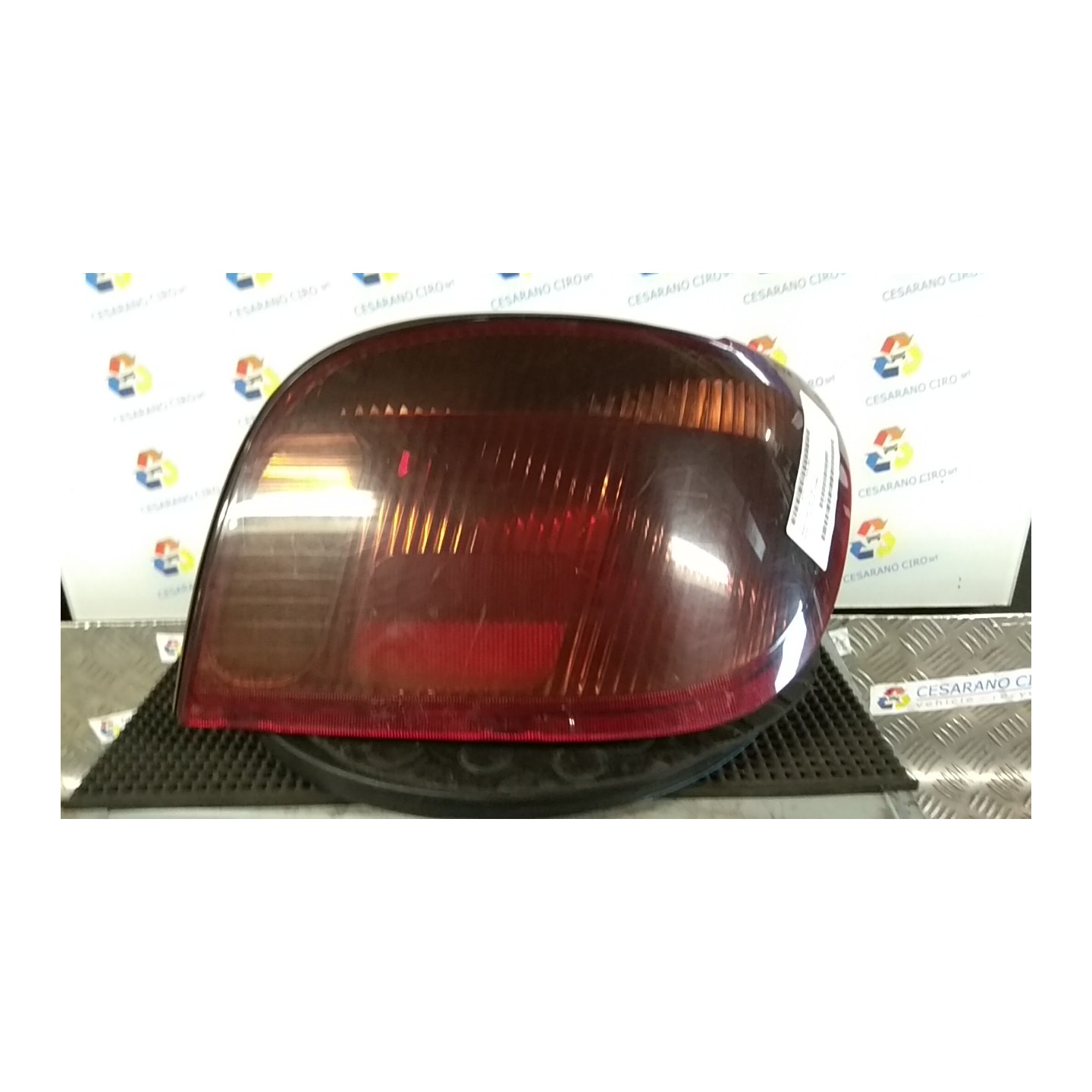 FANALE POST. DX. 021 TOYOTA YARIS (10/01-11/05)     (FRP) 1SZFE 815510D070