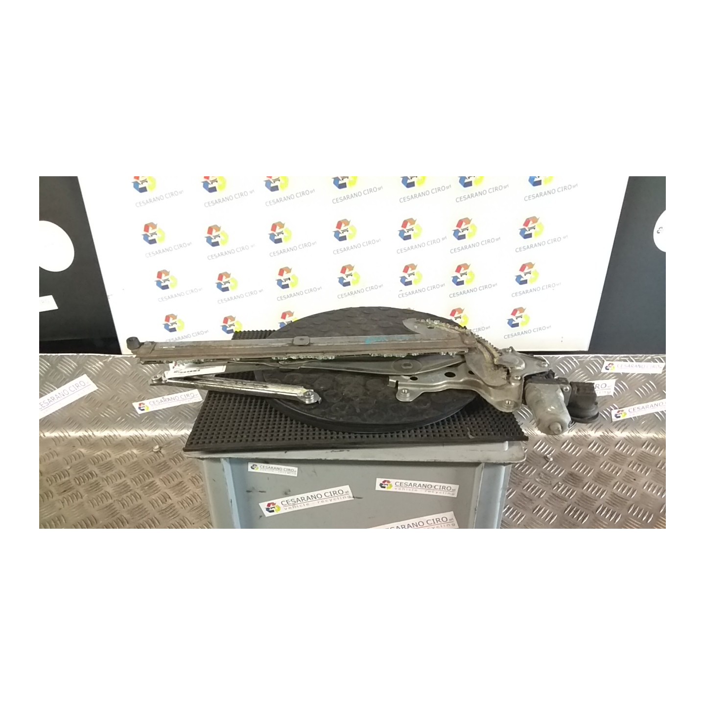 ALZACRISTALLO ELETTR. PORTA ANT. SX. 088 SUZUKI SWIFT (04/05-02/11) D13A 8344063J50000