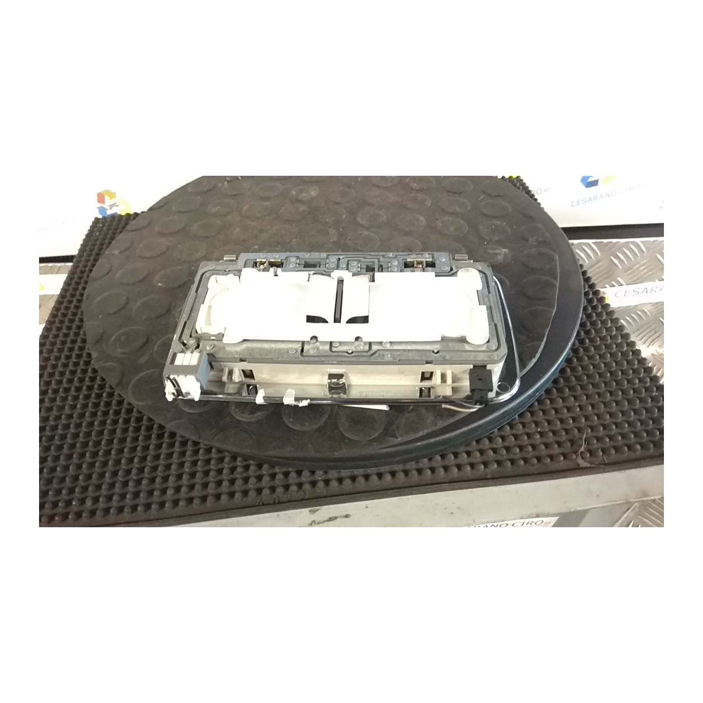 LUCE CORTESIA ANT. TETTO 104 LANCIA YPSILON (TK) (04/11-06/16) 169A4000 735562617