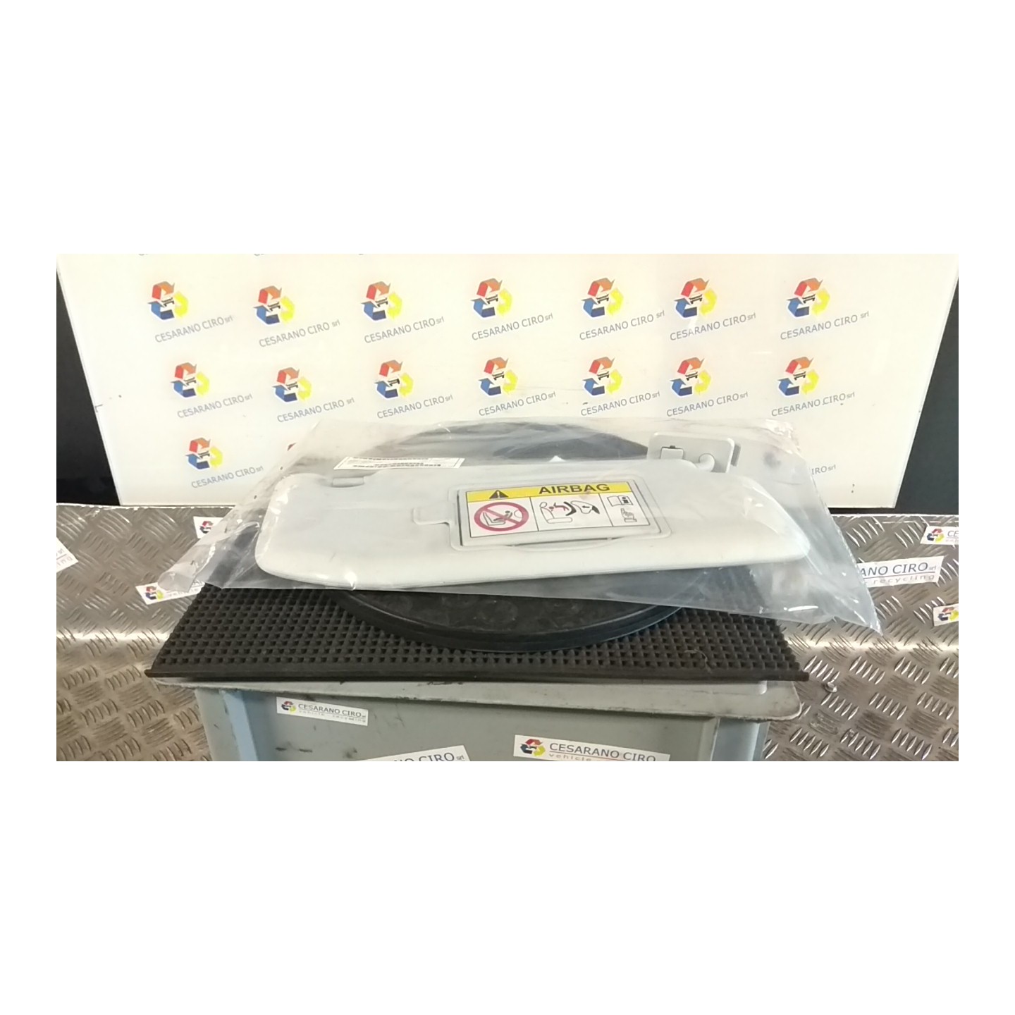 ALETTA PARASOLE PARABREZZA DX. 129 PEUGEOT 2008 (04/16-06/20-) HM01 1619396180