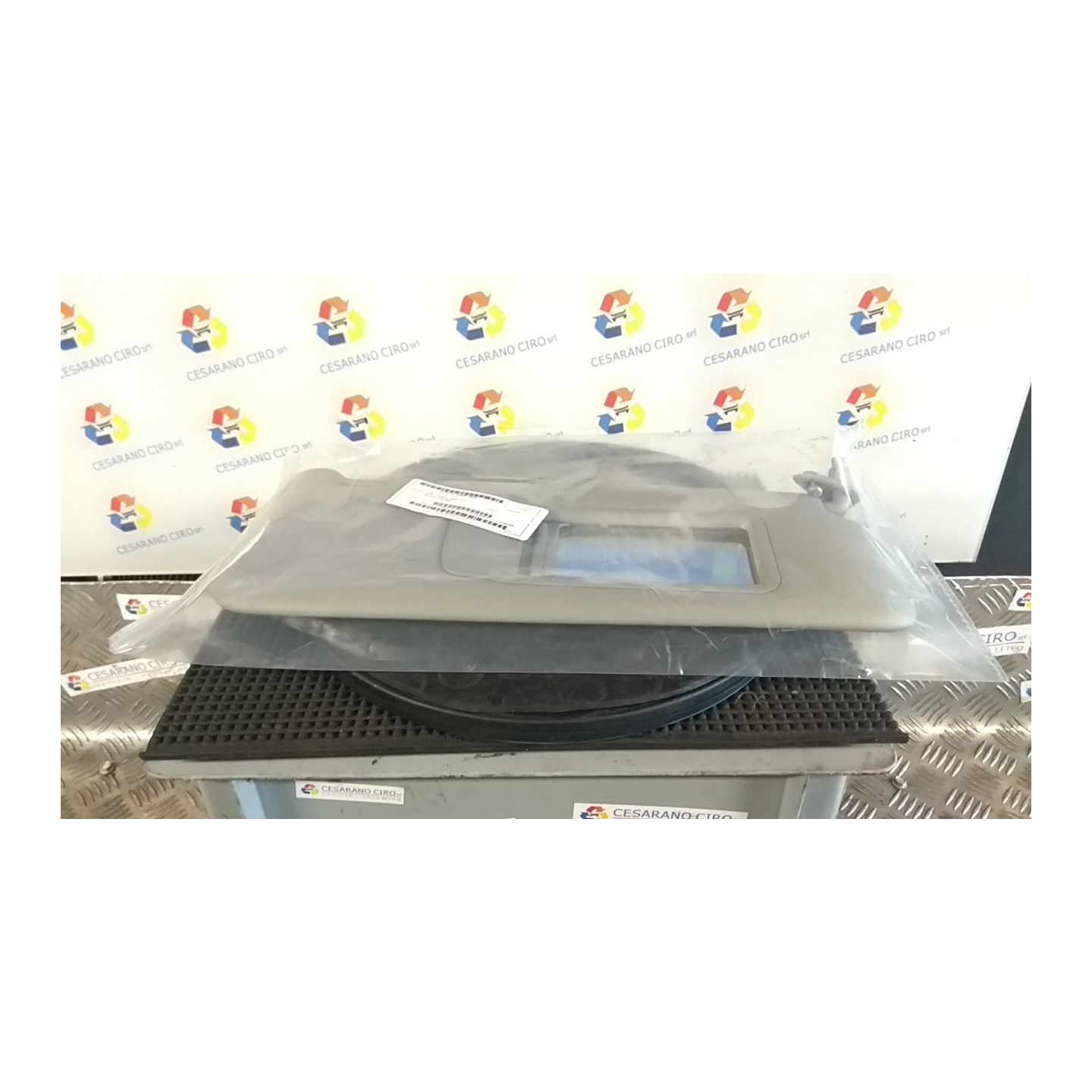 ALETTA PARASOLE PARABREZZA C/PELLE DAKOTA GRIGIO DX. 033 BMW SERIE 3 (E90/E91) (02/05-12/11 N46B20B 51166981650