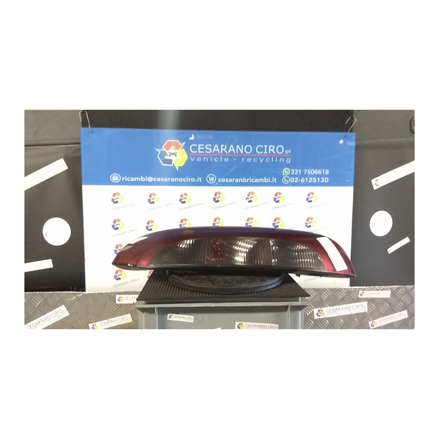 FANALE POST. TINTA SCURA DX. 041 OPEL CORSA (X01) (10/00-06/06) Z10XE 93170223