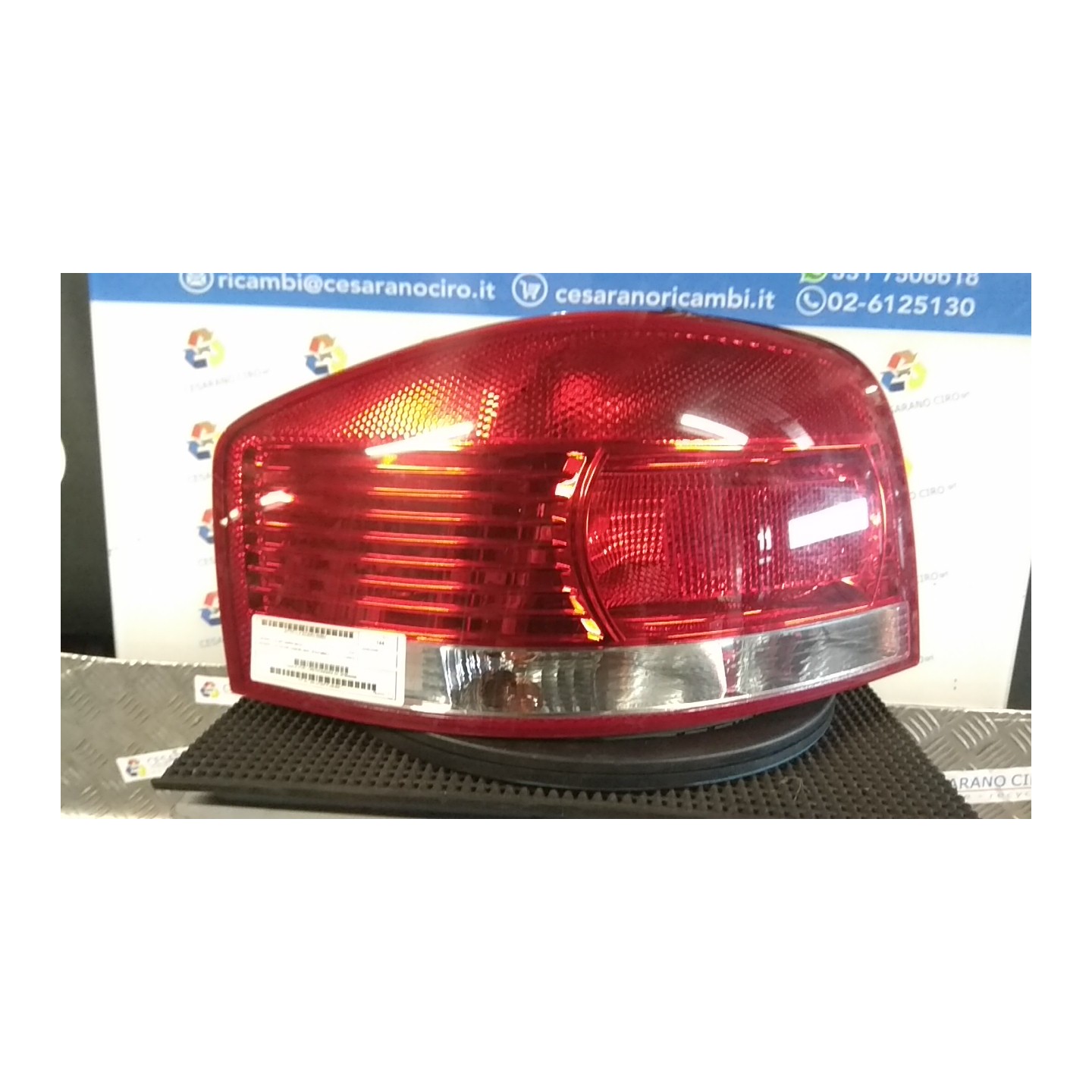 FANALE POST. C/RETRONEBBIA SX. 084 AUDI A3 (8P) (04/03-06/10) BMM 8P0945095