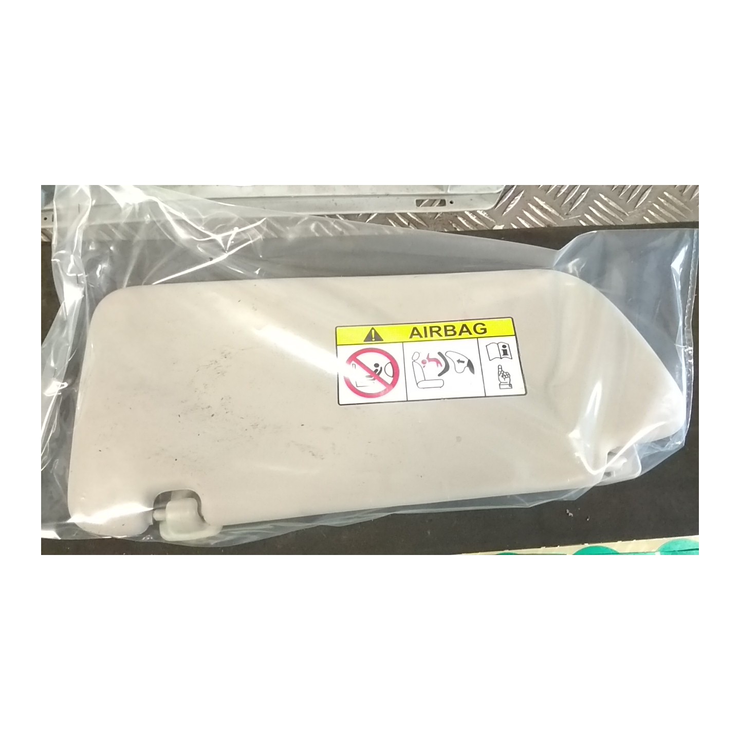 ALETTA PARASOLE PARABREZZA DX. 097 PEUGEOT 5008 (10/09-03/17) 9H05 8163LA