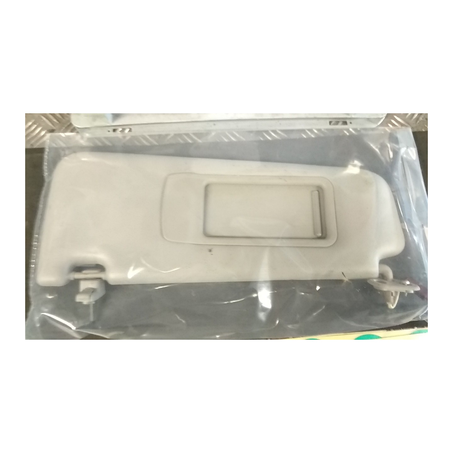 ALETTA PARASOLE PARABREZZA C/PELLE DAKOTA GRIGIO SX. 116 BMW SERIE 3 (E90/E91) (02/05-12/11 N47D20A 51166981649