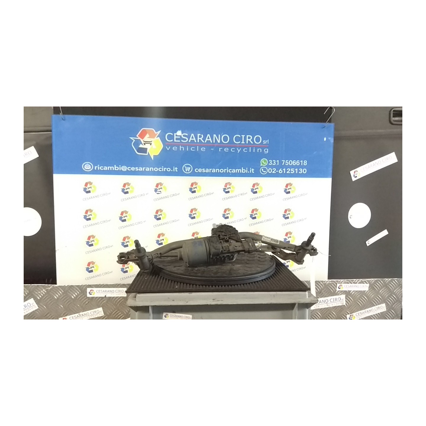 MECCANISMO TERGIPARABREZZA CON MOTORINO 068 PEUGEOT 208 VAN-MIX (01/12-11/15) 8H01 9673222580