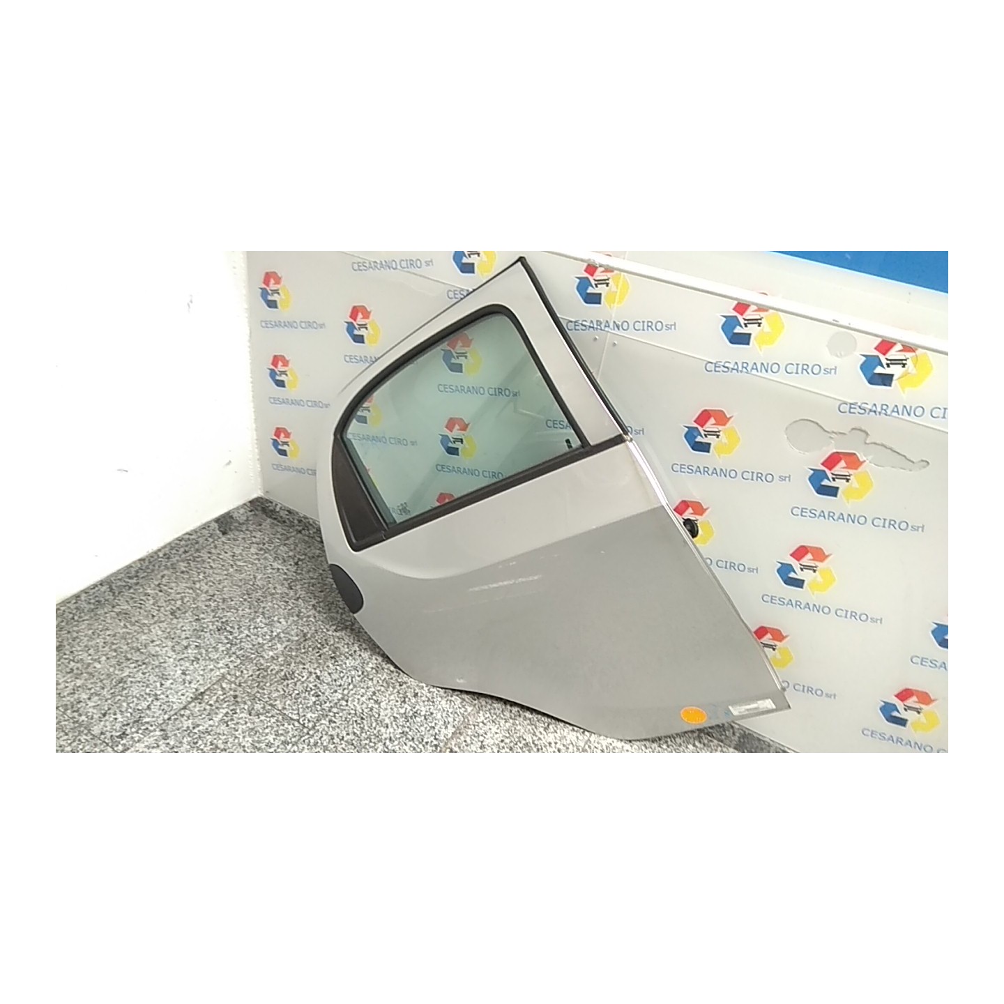 PORTA POST. DX. 046 DR DR1 (01/10-) SQR472 741080011