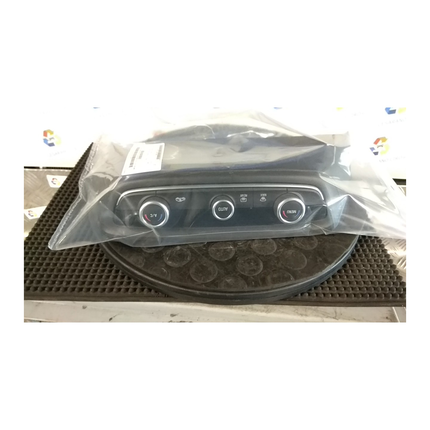 BLOCCO COMANDO CLIMATIZZAZIONE C/A/C MAN./PARABR. RISCALDATO 029 OPEL CROSSLAND X (P17) (05/17-) EB2DTOPTHN01 39142405