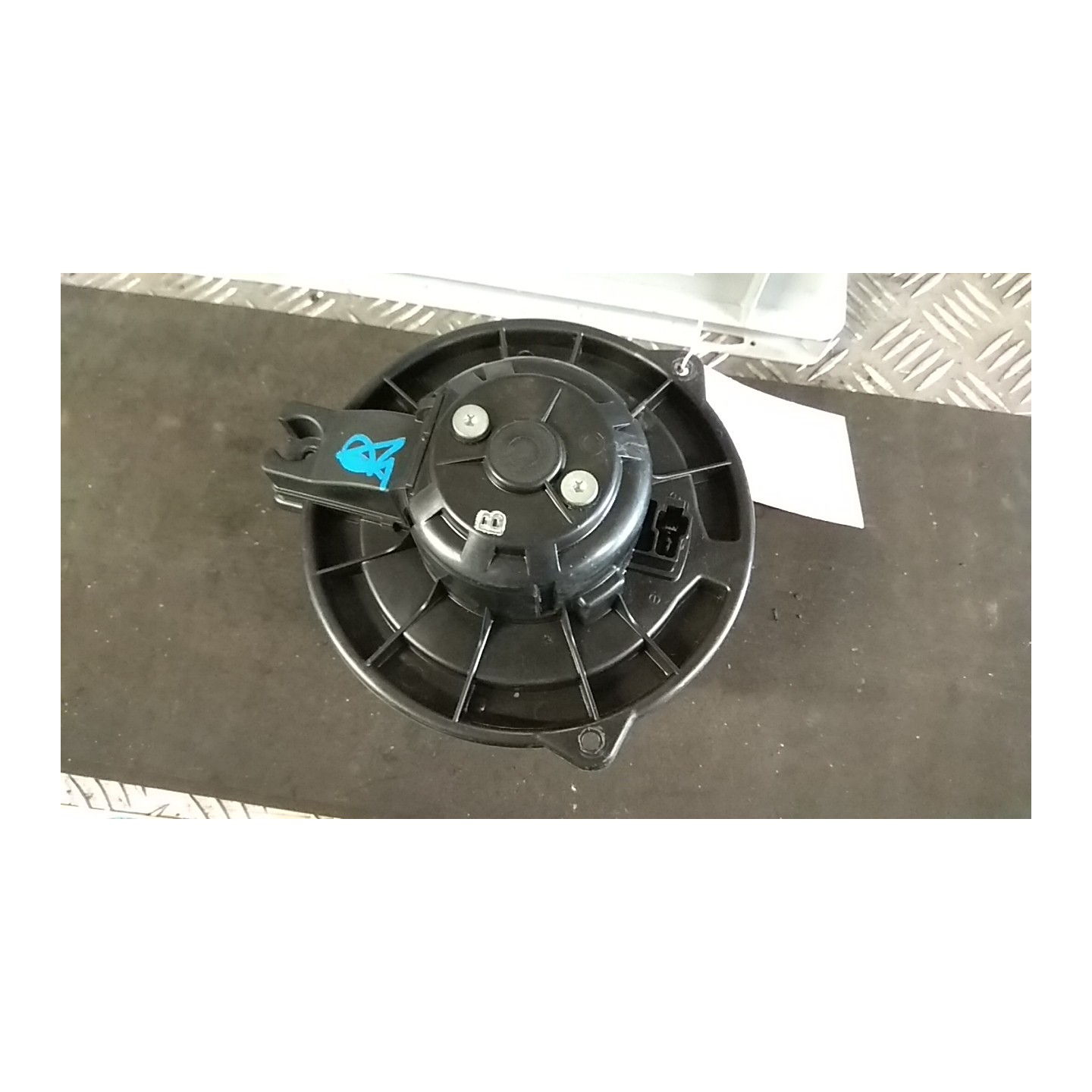 MOTORINO VENTILAZIONE ABITACOLO 041 TOYOTA AVENSIS (04/03-04/09) 1ADFTV 8710302080