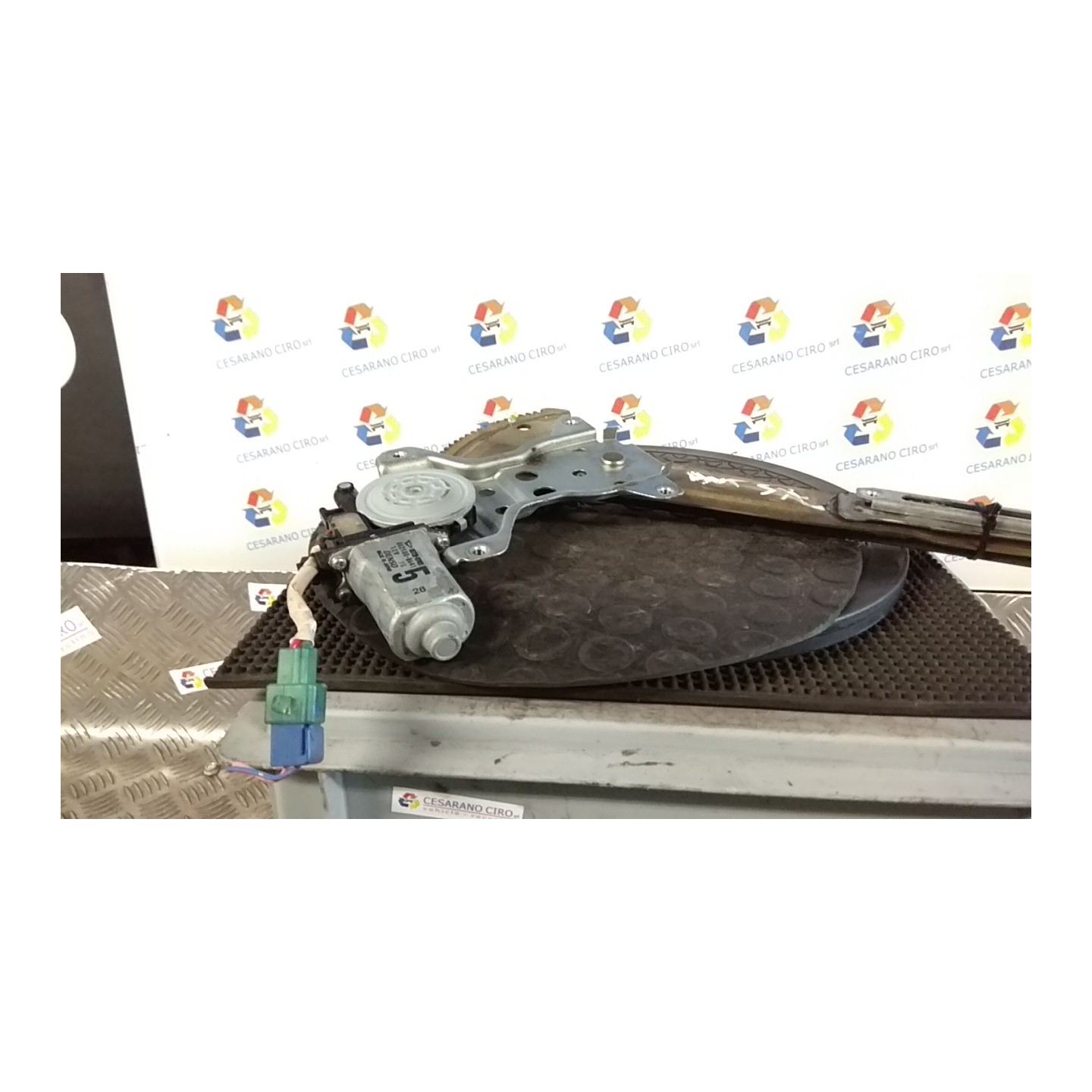 ALZACRISTALLO PORTA ANT. SX. 052 DAIHATSU TERIOS 1A SERIE (09/97-10/06) K3 6980287401000
