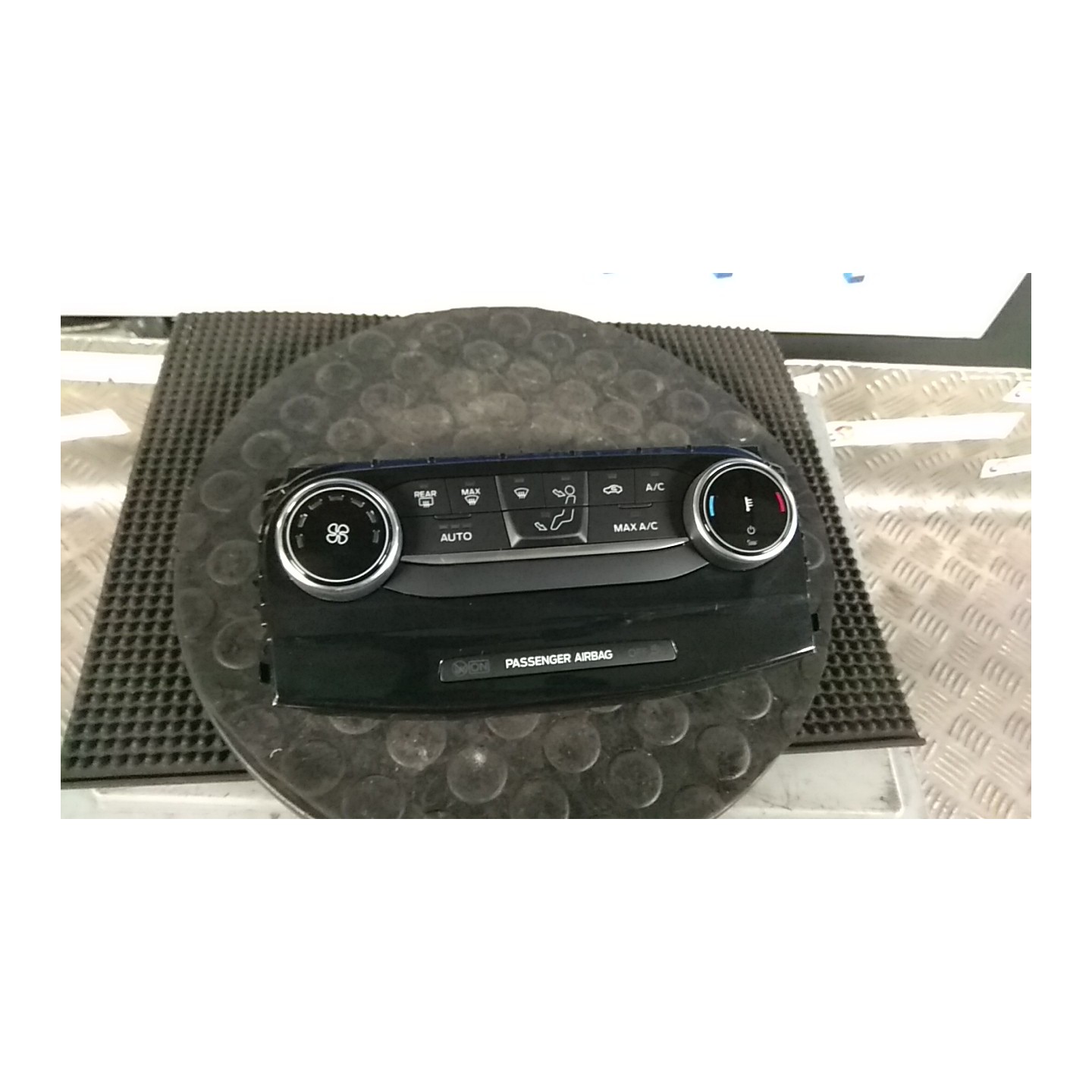 BLOCCO COMANDO CLIMATIZZAZIONE P/A/C AUT.PARAB.SED.VOL.RISC. 066 FORD PUMA (CF7) (09/19-) B7JB 2440513