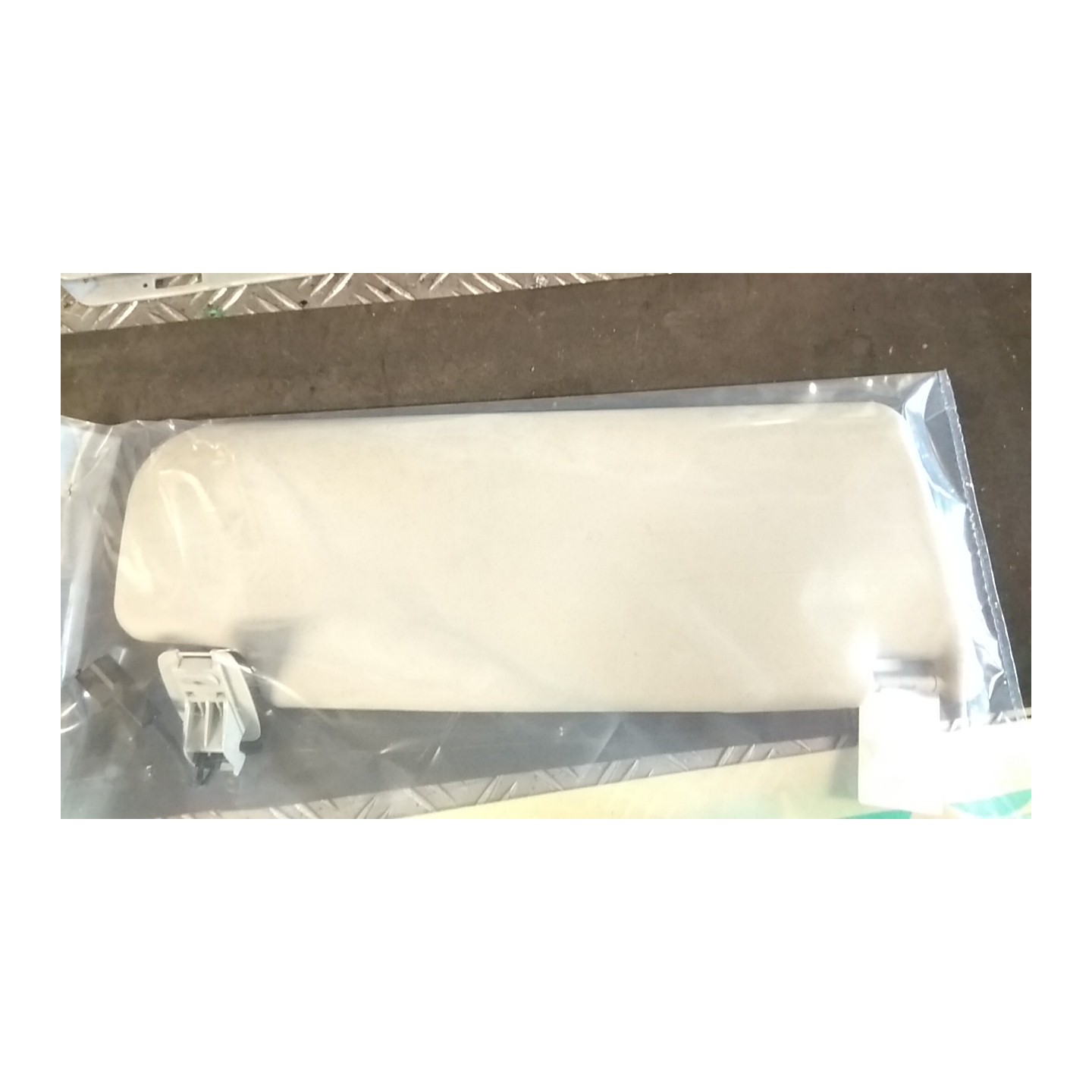 ALETTA PARASOLE PARABREZZA SX. 099 VOLKSWAGEN GOLF (5K/AJ) (09/08-) CAV 1K0857551L2F4