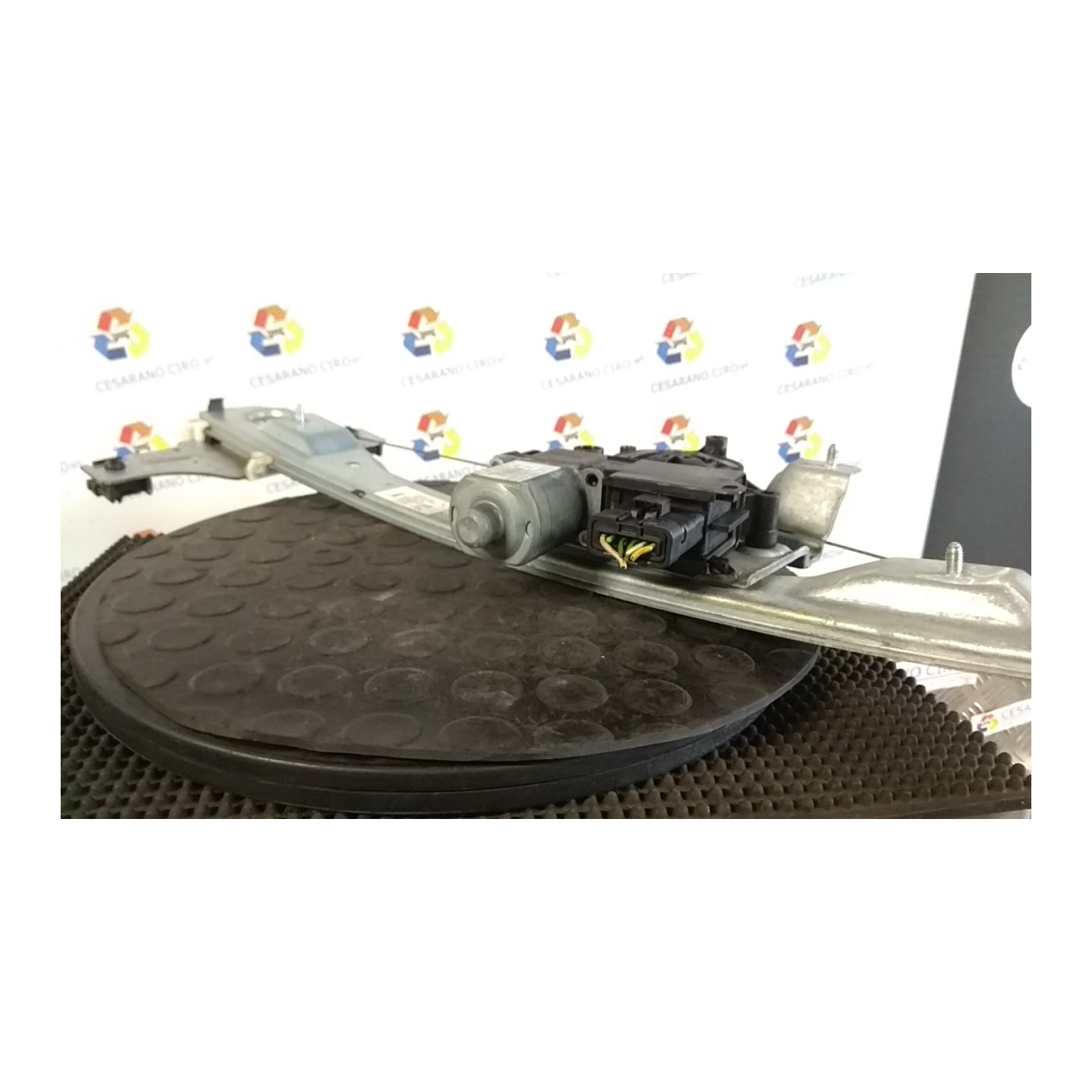 ALZACRISTALLO ELETTR. PORTA ANT. C/MOTORINO SX. 069 PEUGEOT 208 (01/12-11/15) HM01 9673154480
