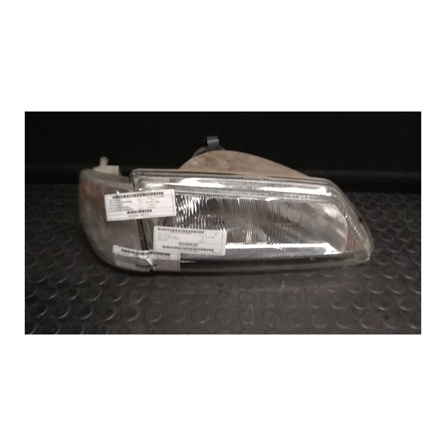 PROIETTORE DX. 010 PEUGEOT 106 (09/91-03/96) CDZ 6205C7